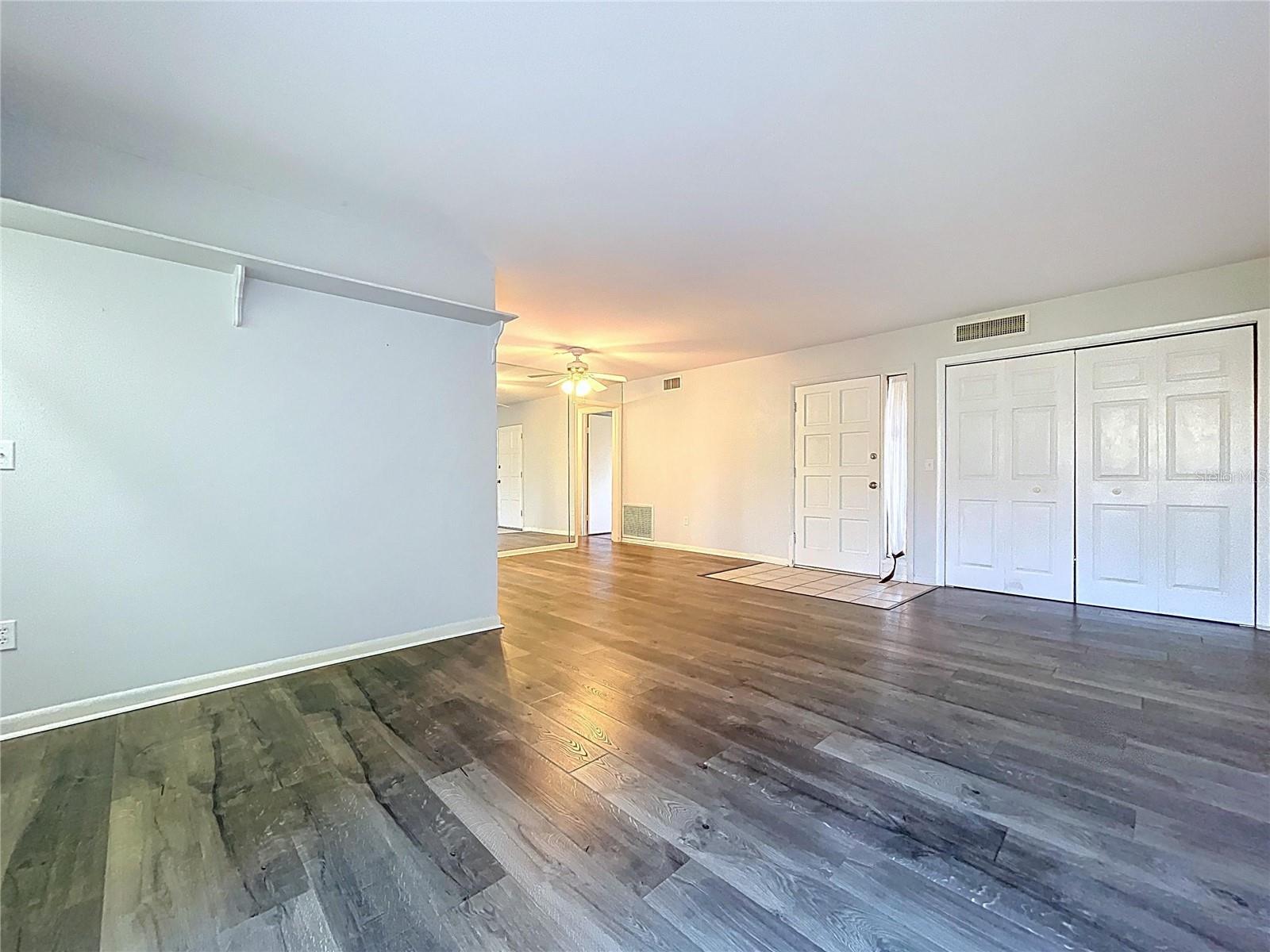 Image 8 of 60 For 4138 Pinelake Lane 101