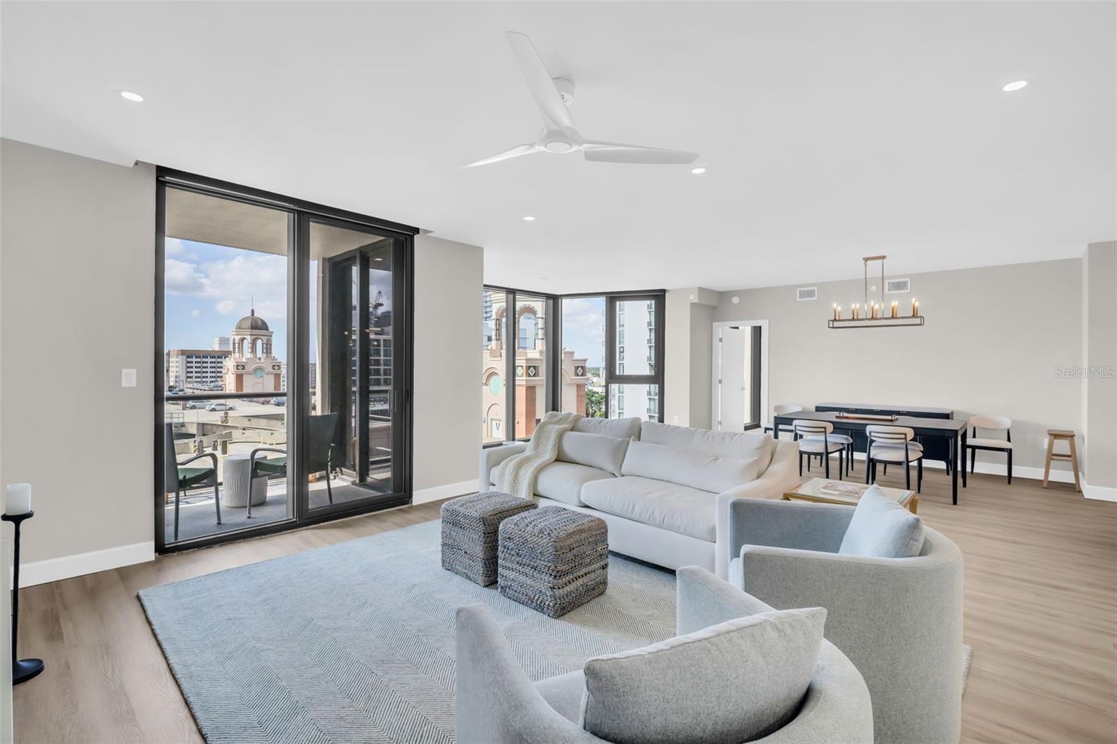 Image 13 of 69 For 1 Beach Drive Se 1210