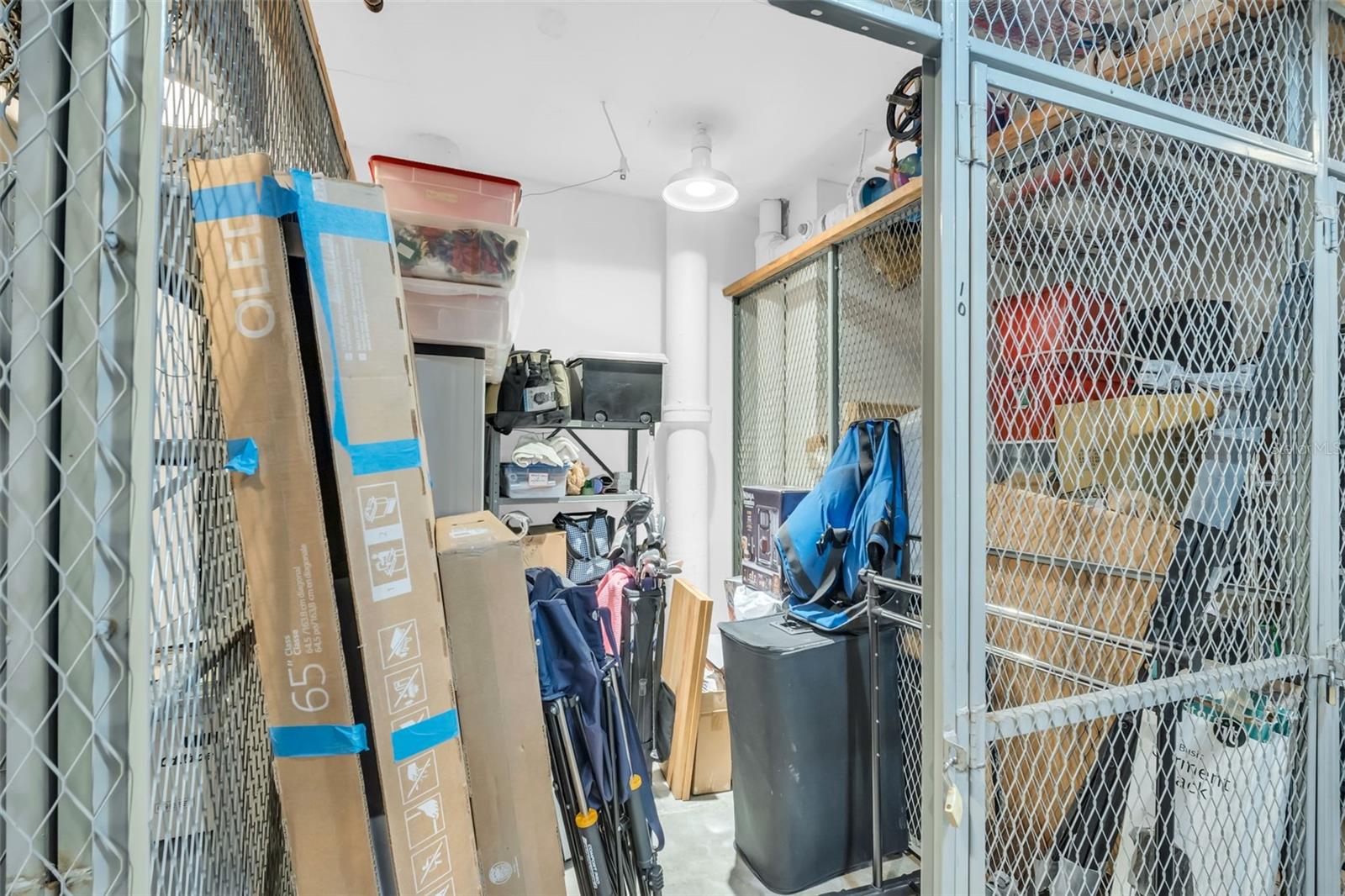 Image 44 of 69 For 1 Beach Drive Se 1210