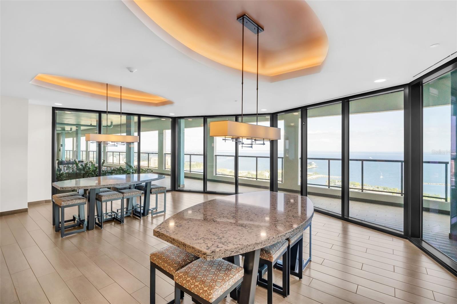 Image 46 of 69 For 1 Beach Drive Se 1210