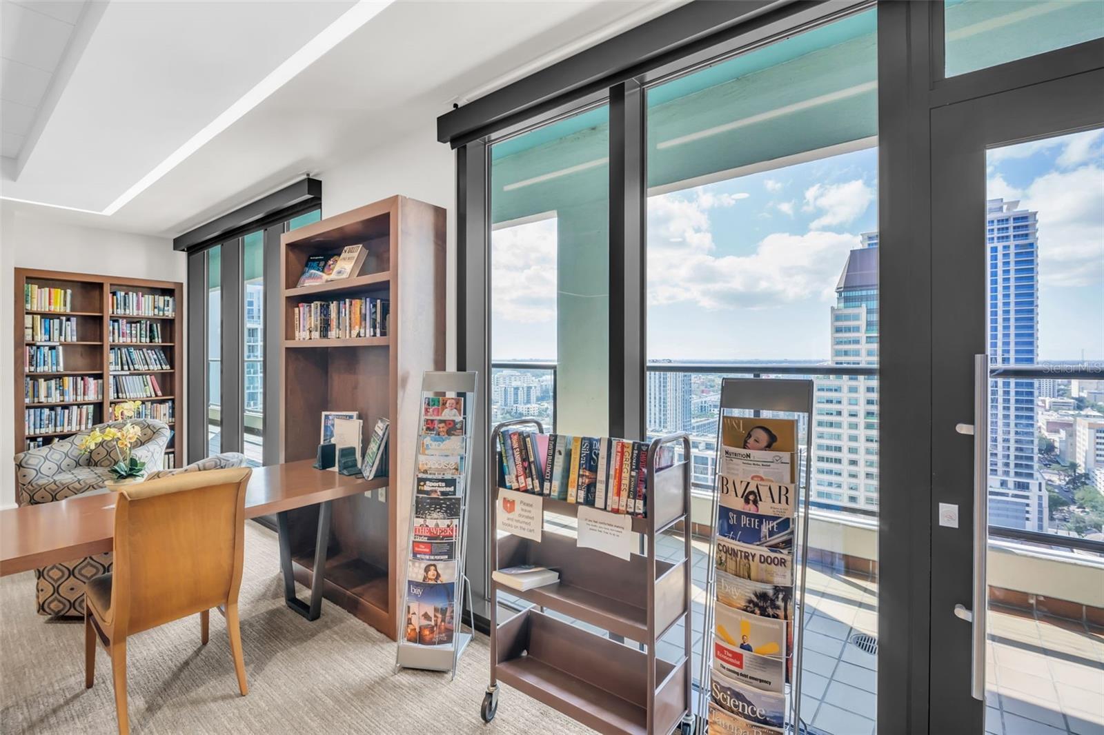 Image 47 of 69 For 1 Beach Drive Se 1210