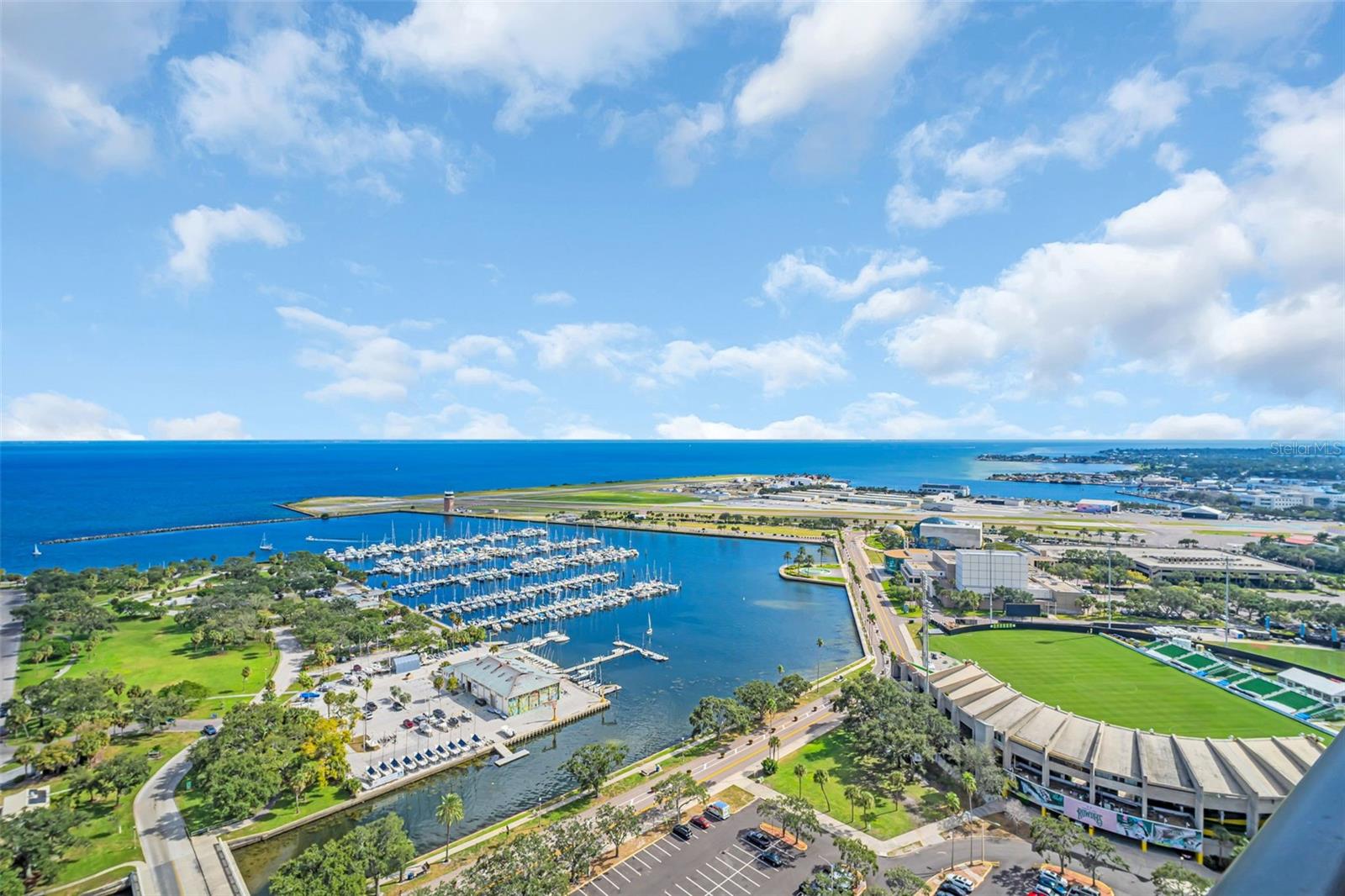 Image 54 of 69 For 1 Beach Drive Se 1210