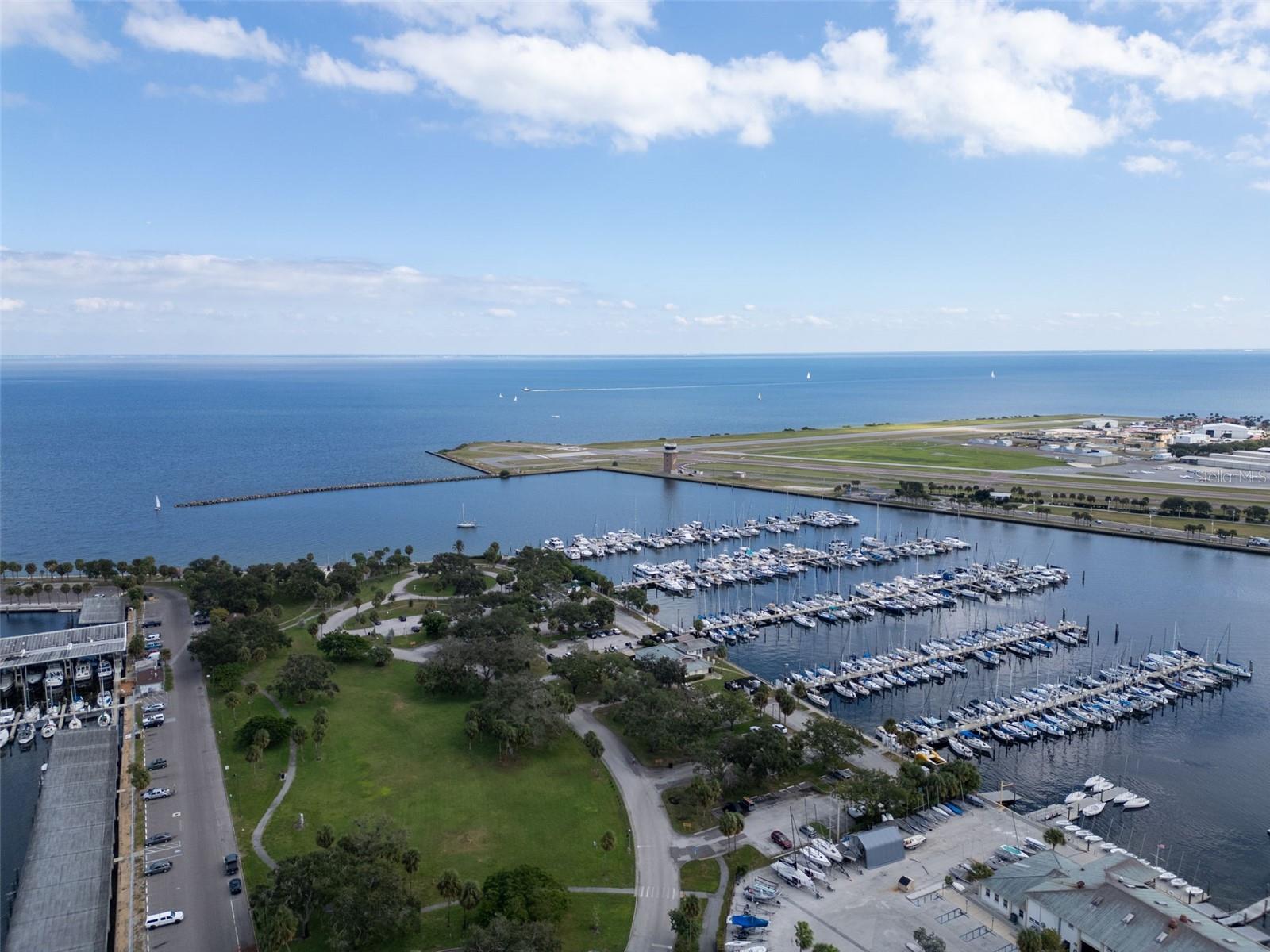 Image 55 of 69 For 1 Beach Drive Se 1210