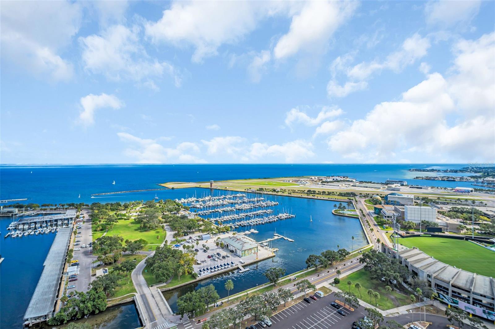 Image 56 of 69 For 1 Beach Drive Se 1210