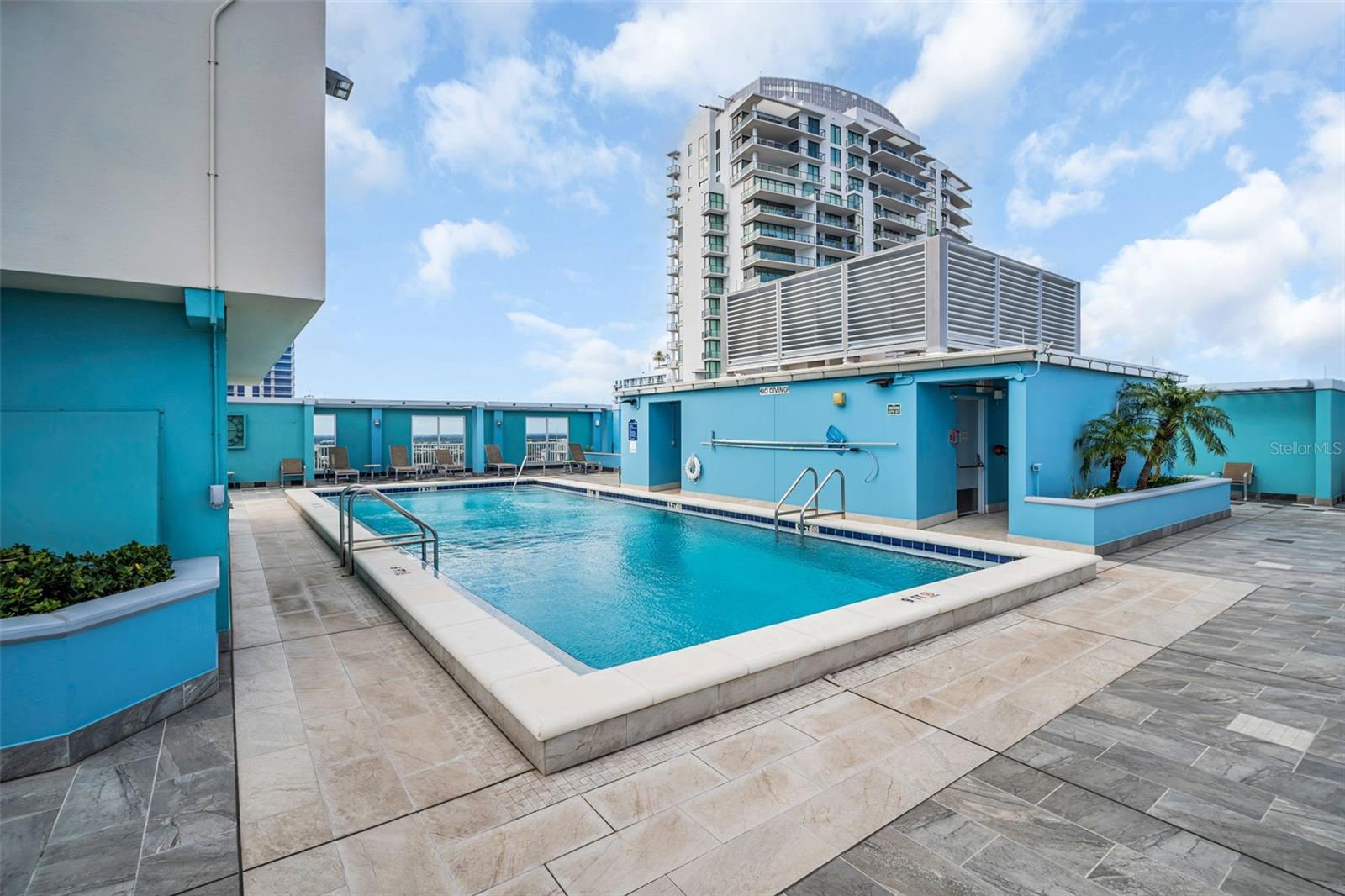 Image 58 of 69 For 1 Beach Drive Se 1210