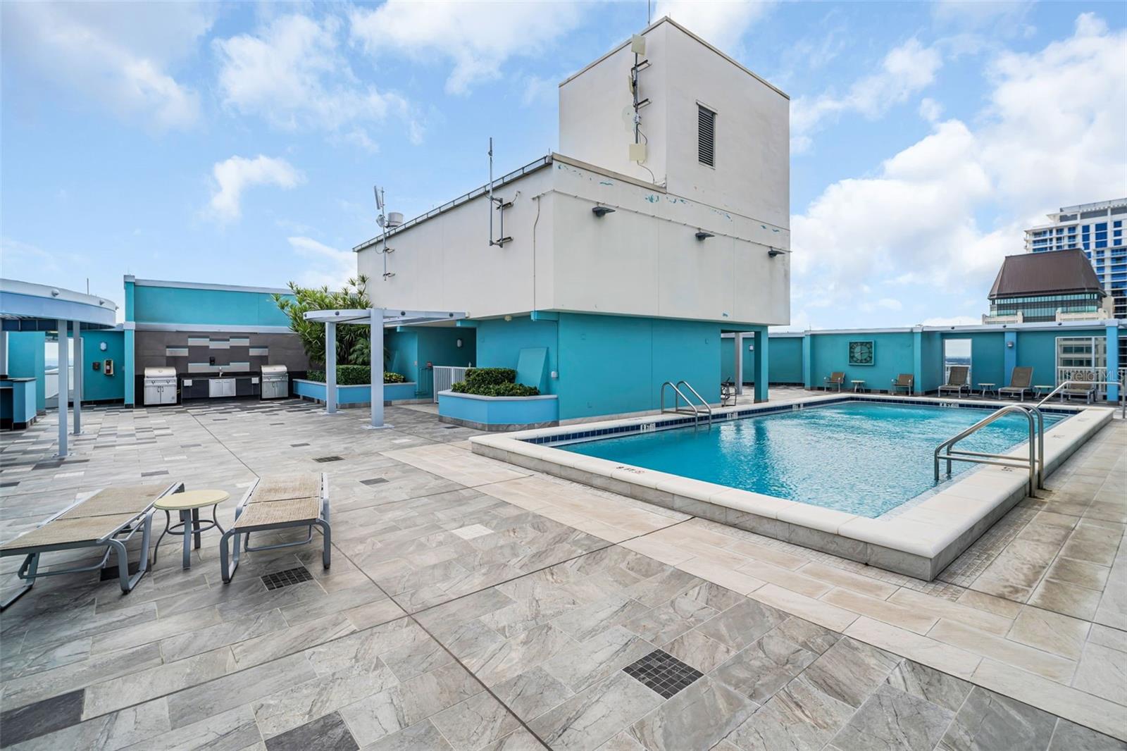 Image 59 of 69 For 1 Beach Drive Se 1210