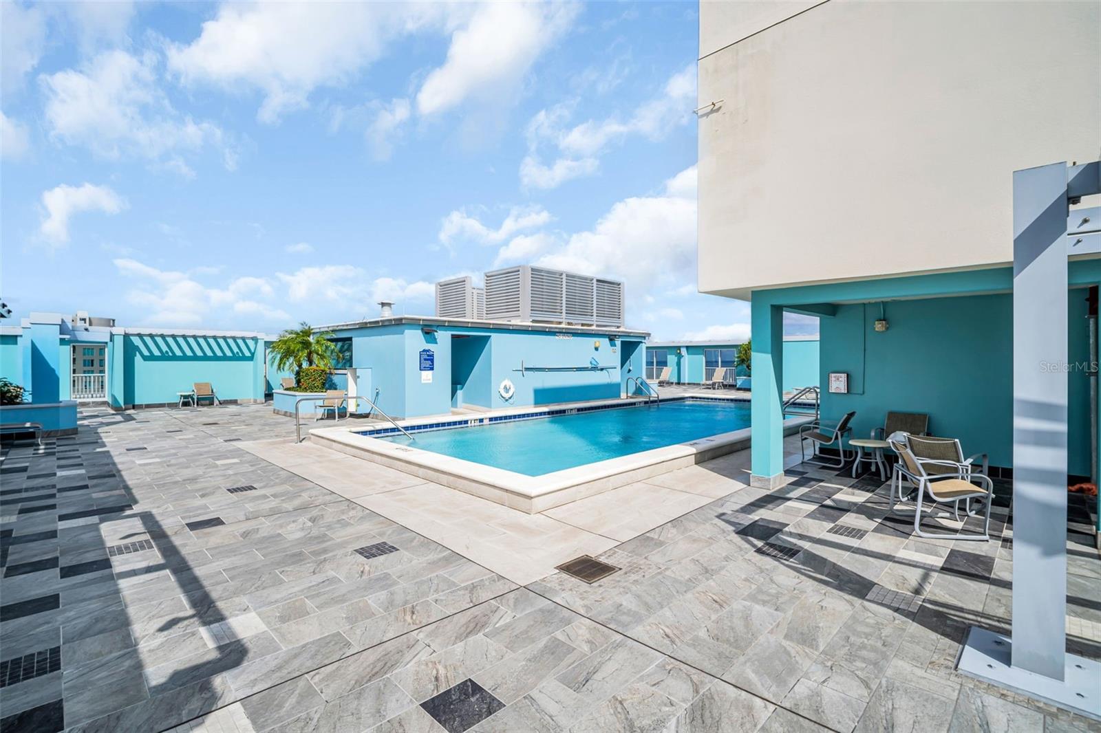 Image 60 of 69 For 1 Beach Drive Se 1210