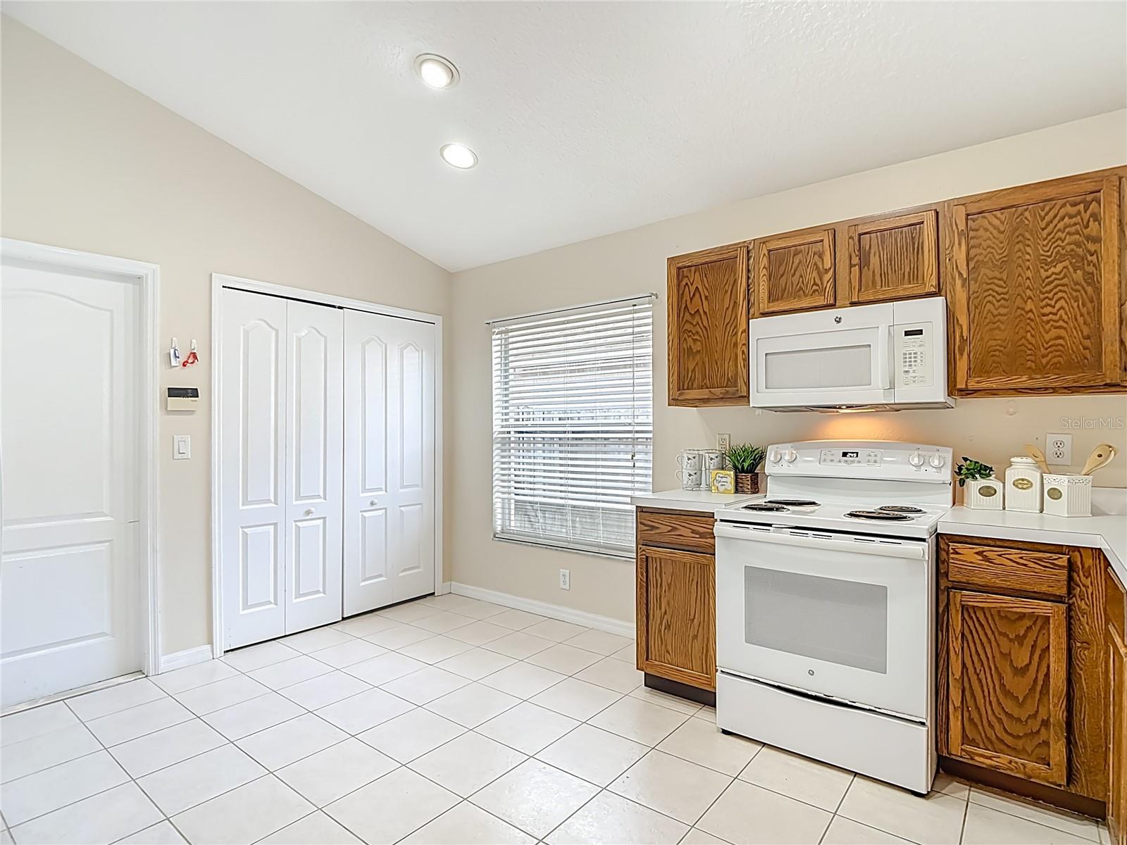 Image 6 of 27 For 509 Somerstone Drive