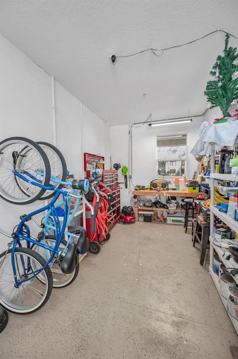 Image 31 of 51 For 842 Callista Cay Loop