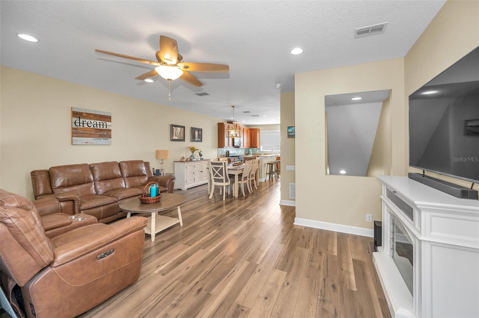 Image 7 of 51 For 842 Callista Cay Loop