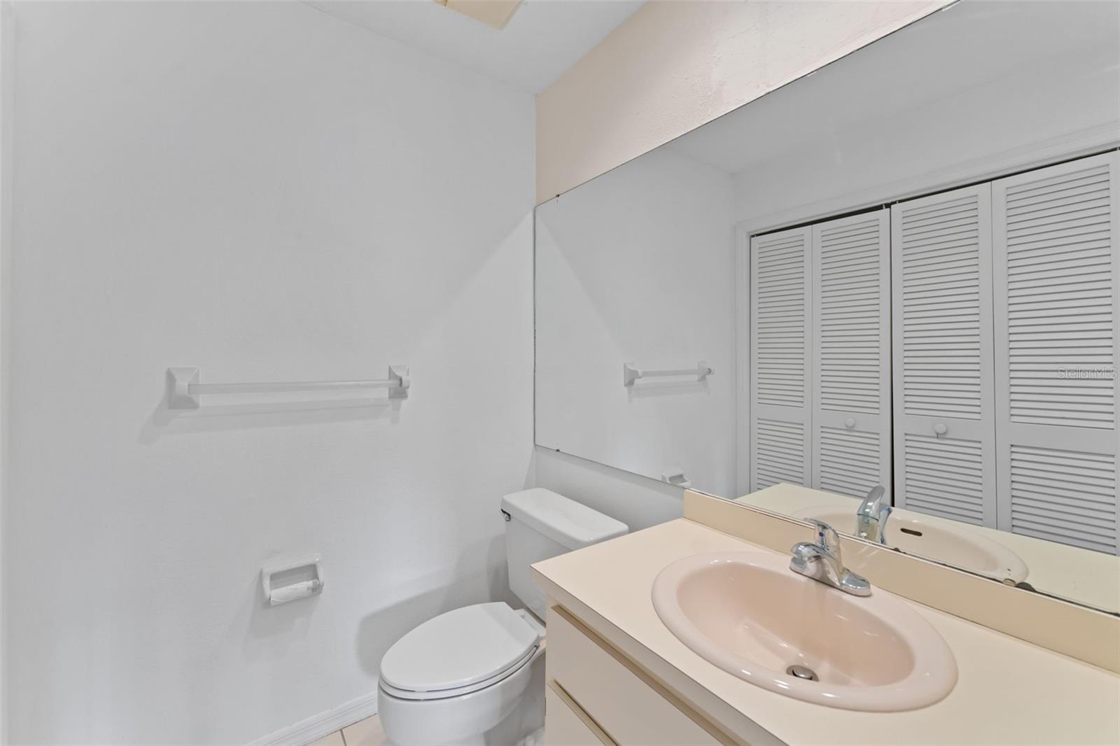 Image 16 of 35 For 15233 Pond Woods Drive 404