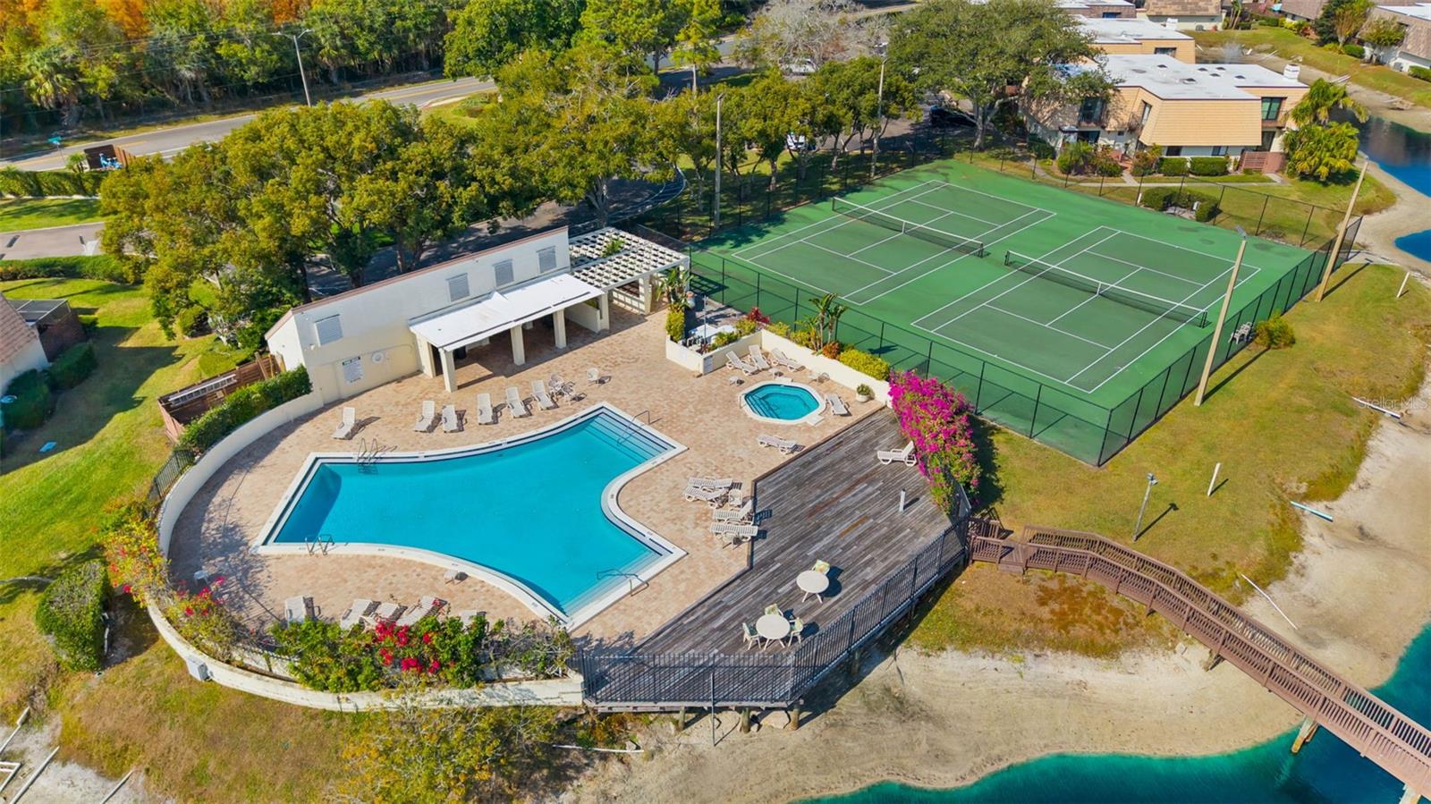 Image 34 of 35 For 15233 Pond Woods Drive 404