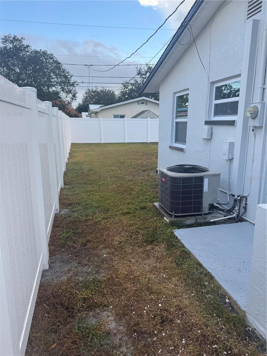 Image 12 of 48 For 2217 Palmetto Street