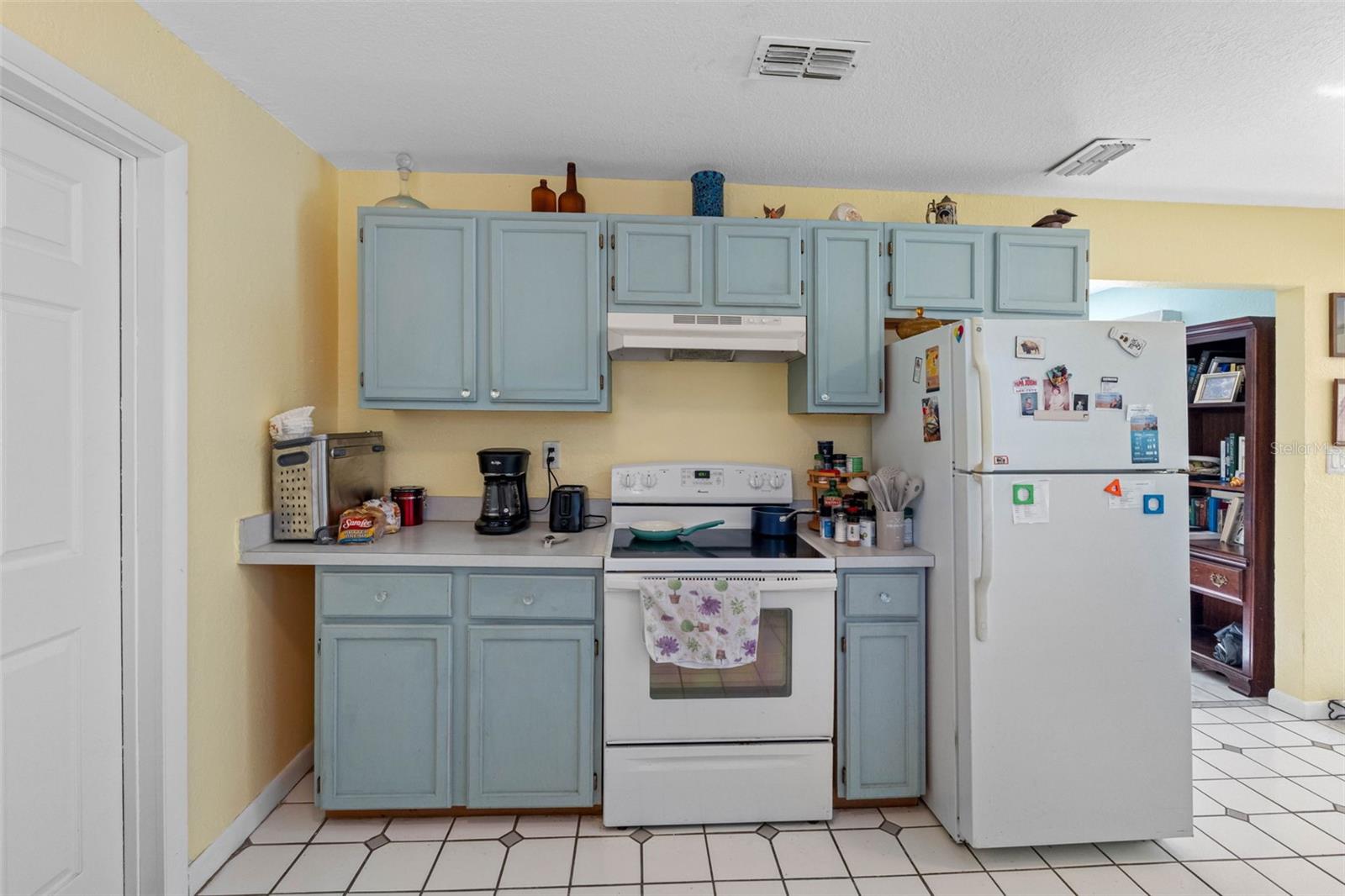 Image 16 of 37 For 3072 Rosemary Drive