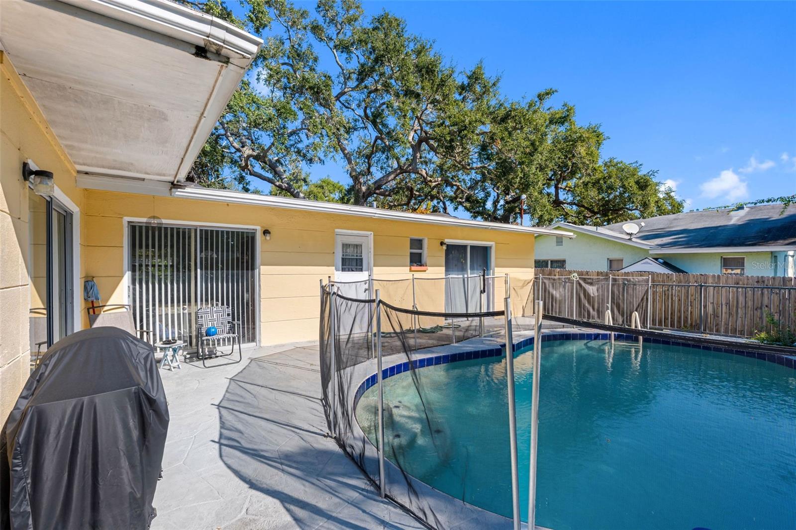 Image 25 of 37 For 3072 Rosemary Drive