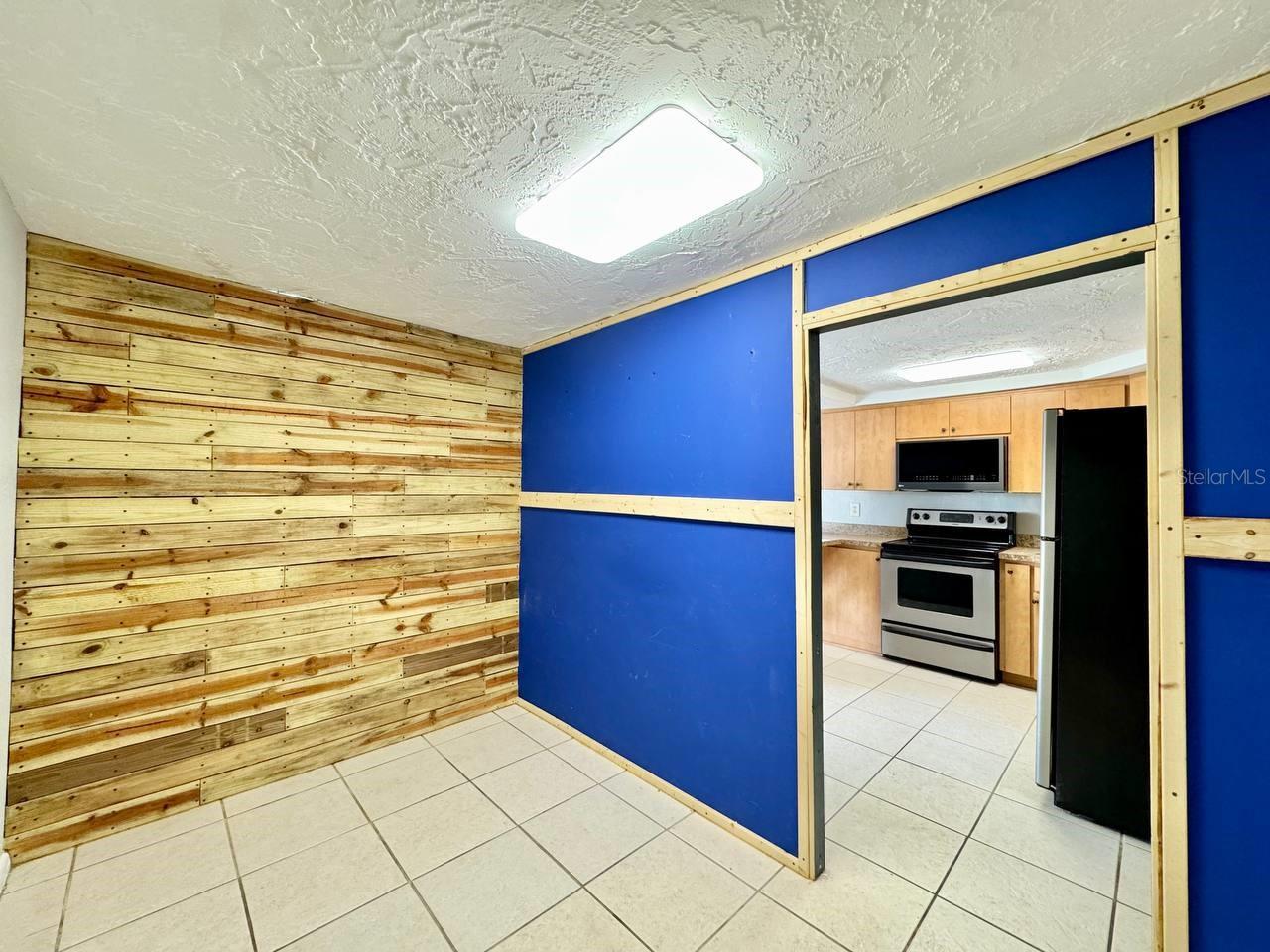 Image 13 of 22 For 9805 Hidden Lane 2