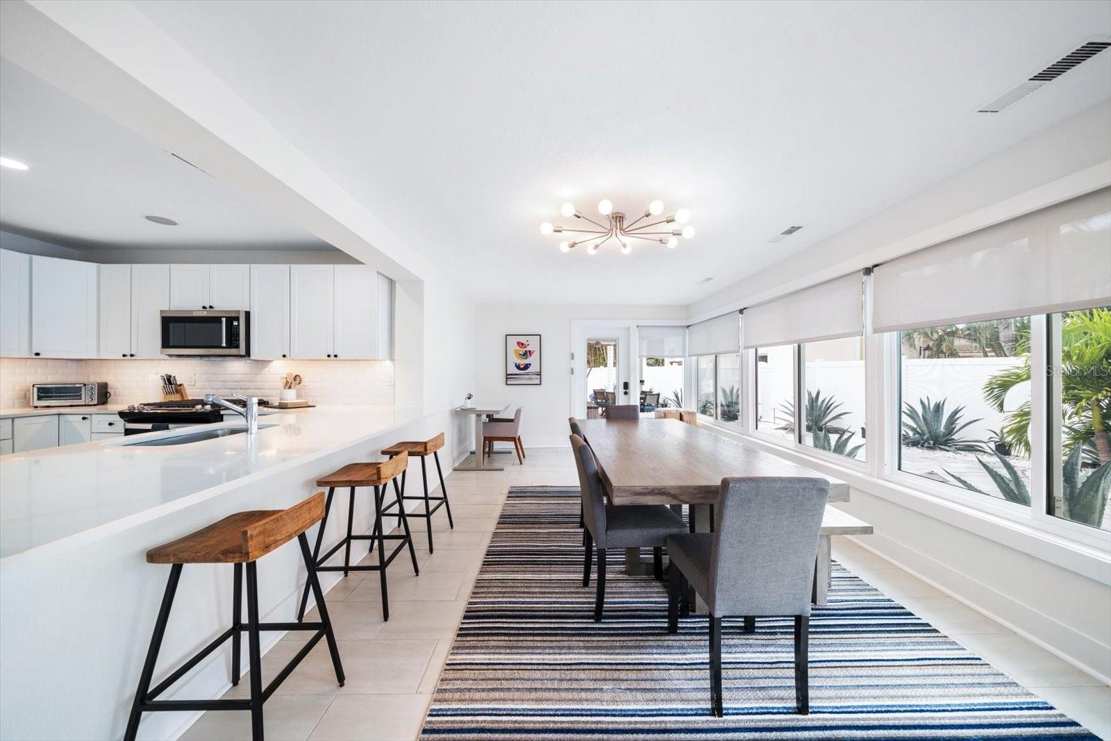 Image 28 of 42 For 1018 Bay Esplanade