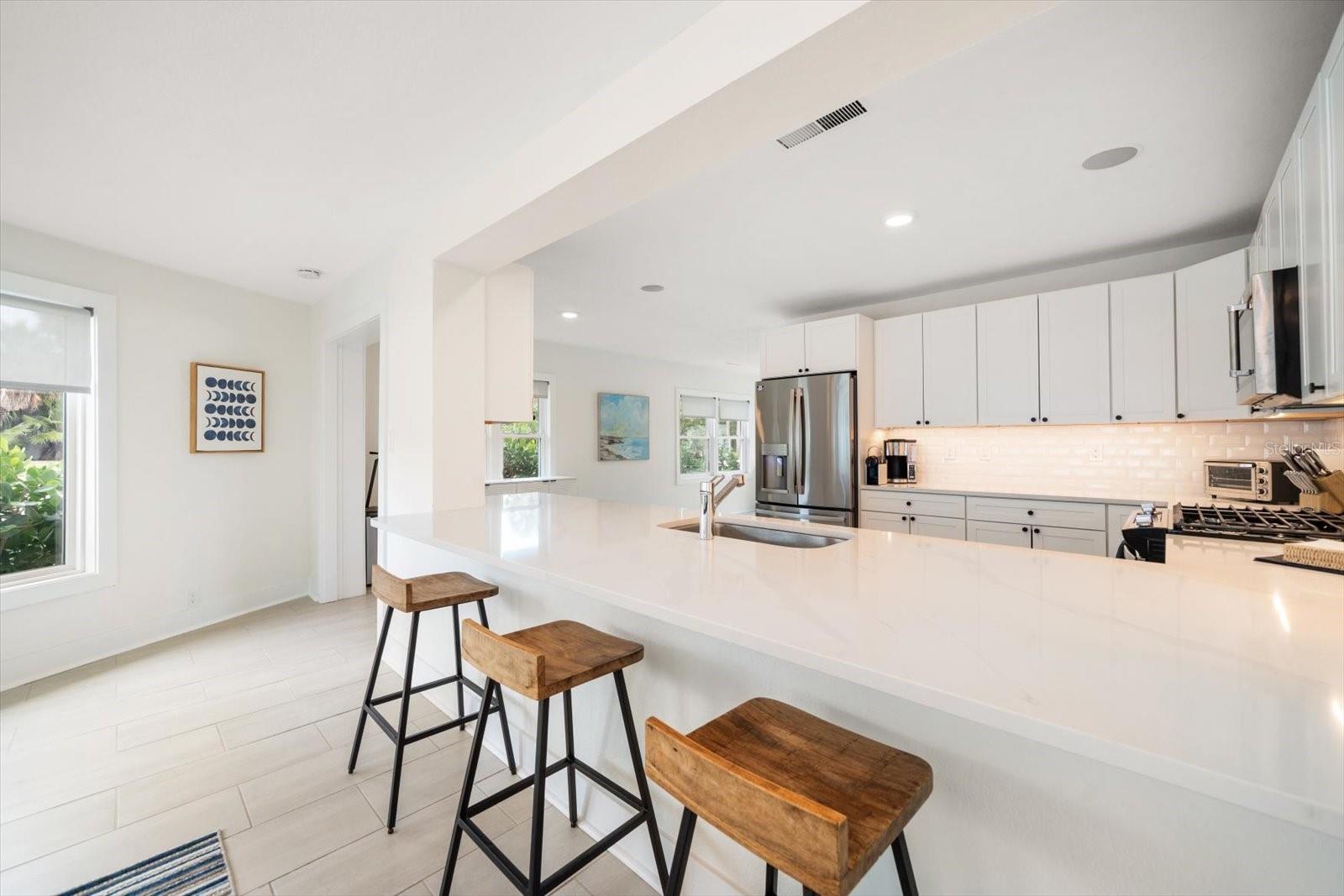 Image 31 of 42 For 1018 Bay Esplanade