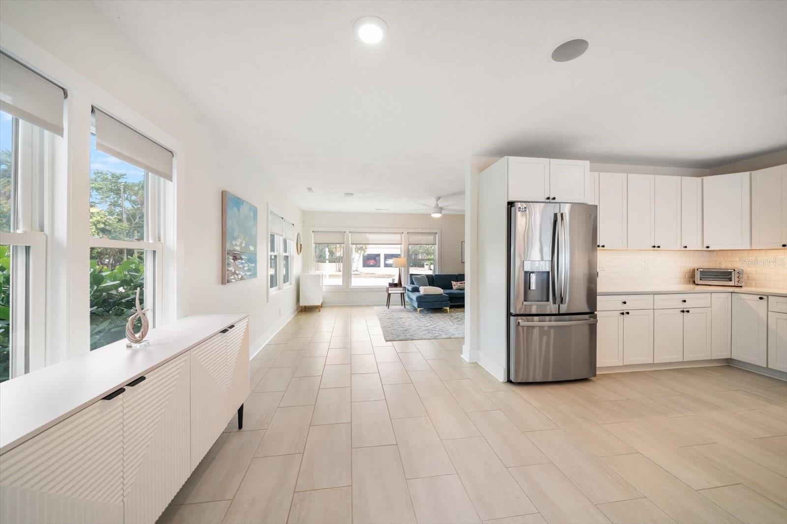 Image 32 of 42 For 1018 Bay Esplanade