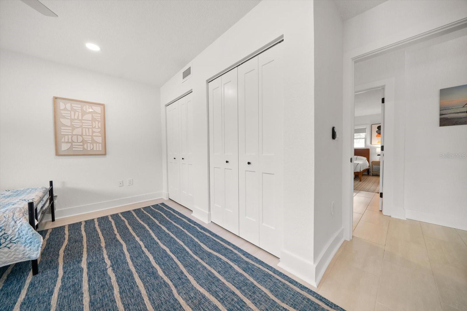 Image 37 of 42 For 1018 Bay Esplanade