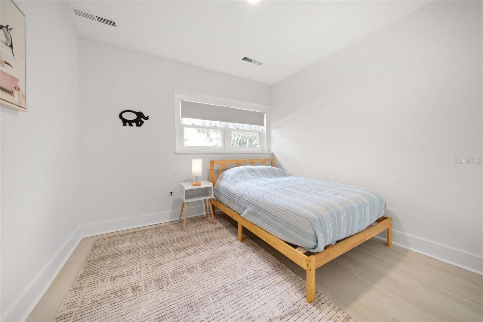 Image 38 of 42 For 1018 Bay Esplanade