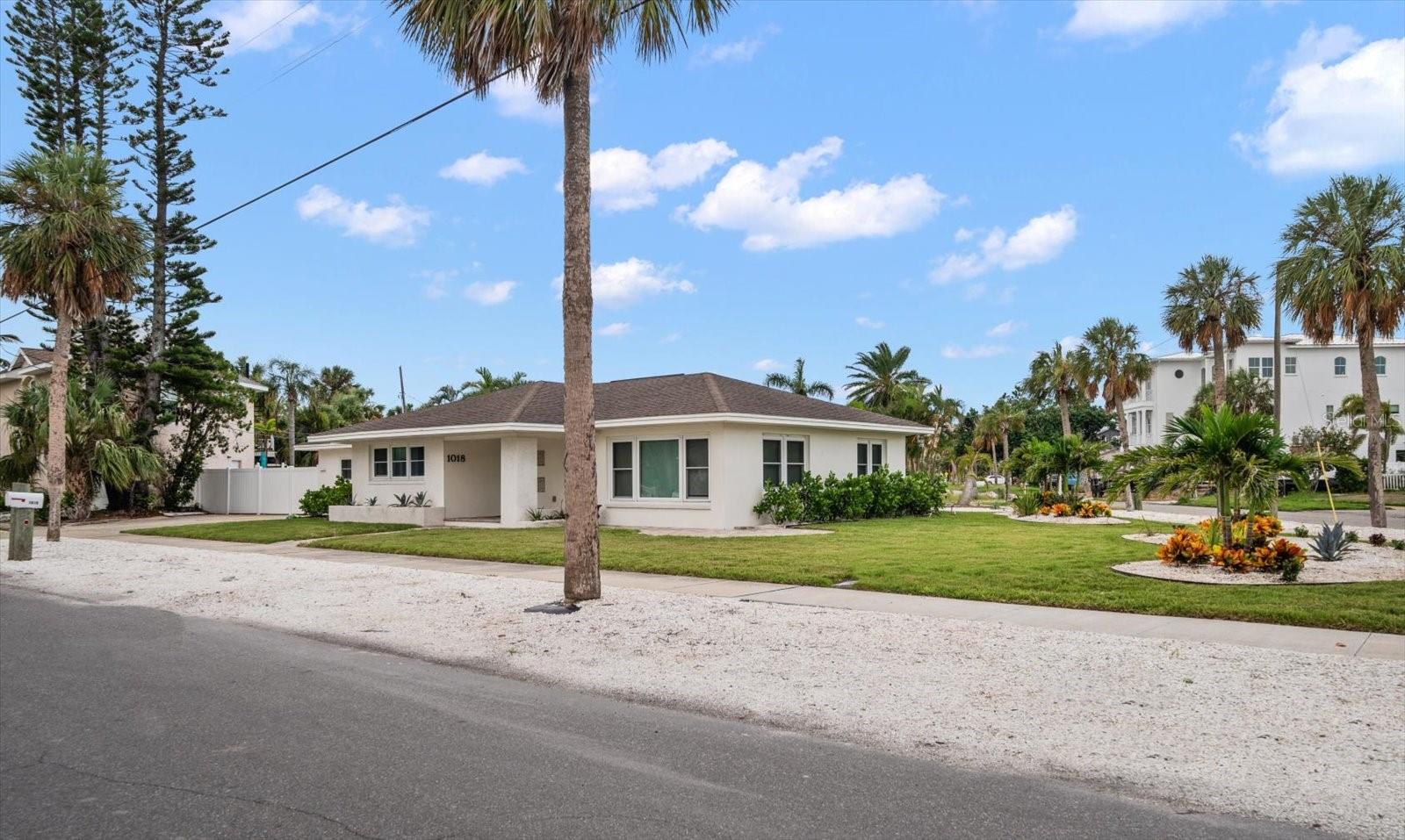 Image 7 of 42 For 1018 Bay Esplanade