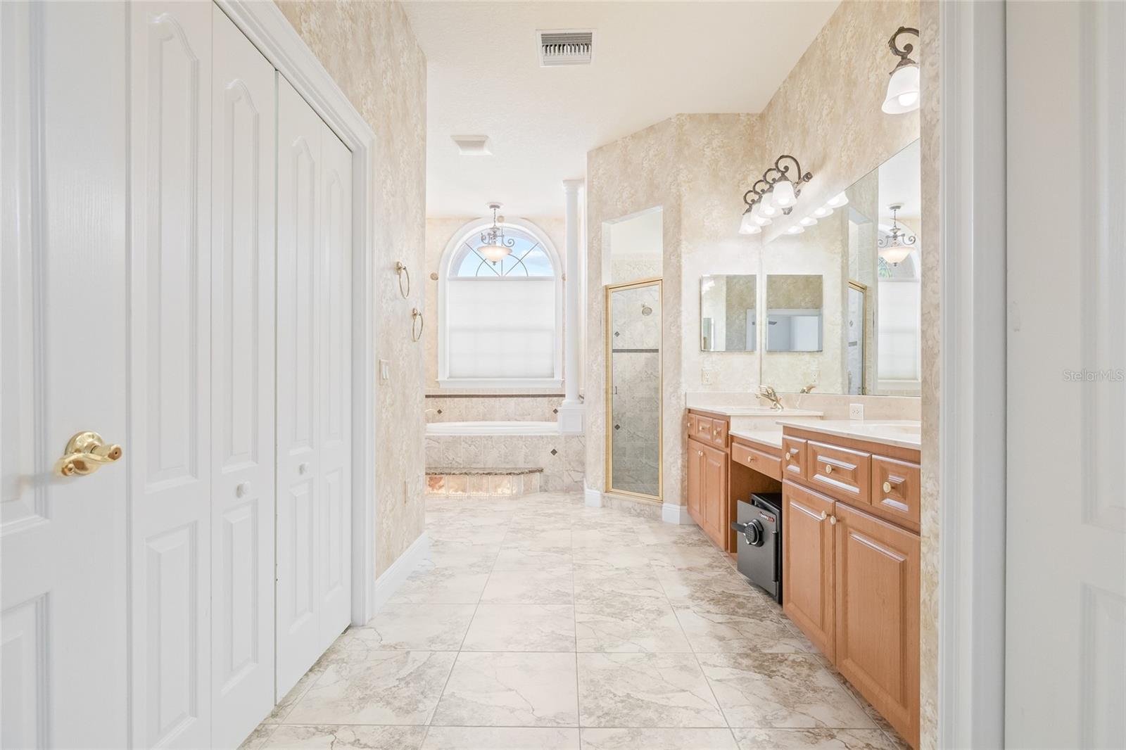 Image 29 of 74 For 11040 Fulton Avenue