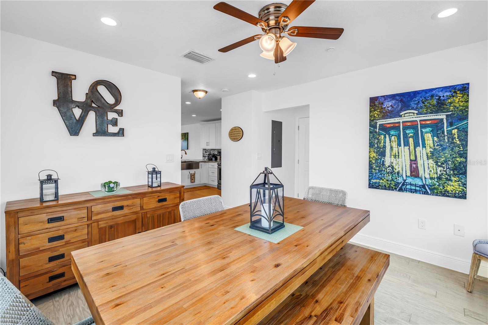 Image 11 of 37 For 100 Windrush Boulevard 1