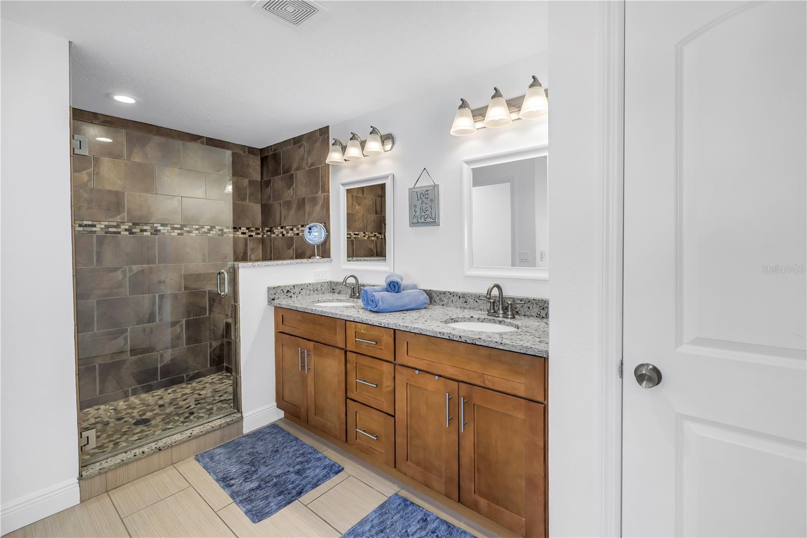 Image 17 of 37 For 100 Windrush Boulevard 1