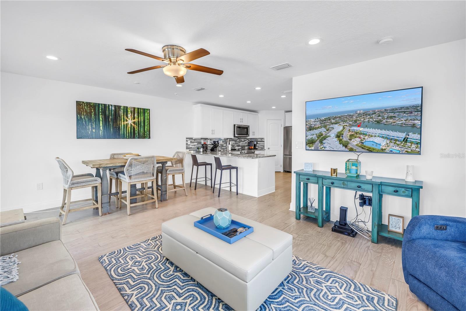 Image 8 of 37 For 100 Windrush Boulevard 1