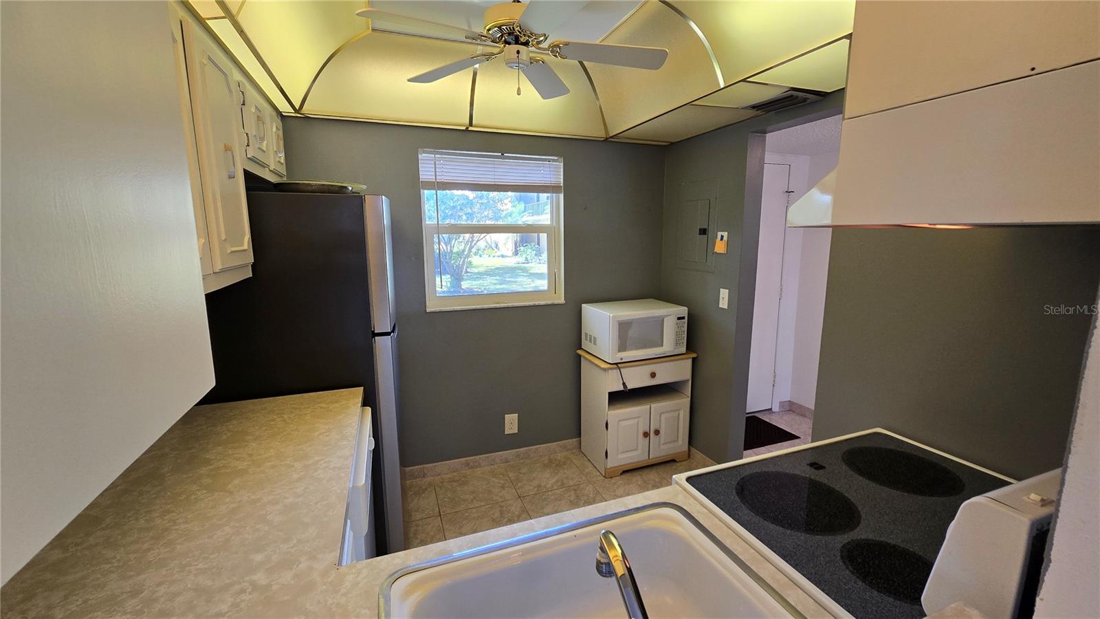 Image 11 of 32 For 11485 Oakhurst Road 1200-111