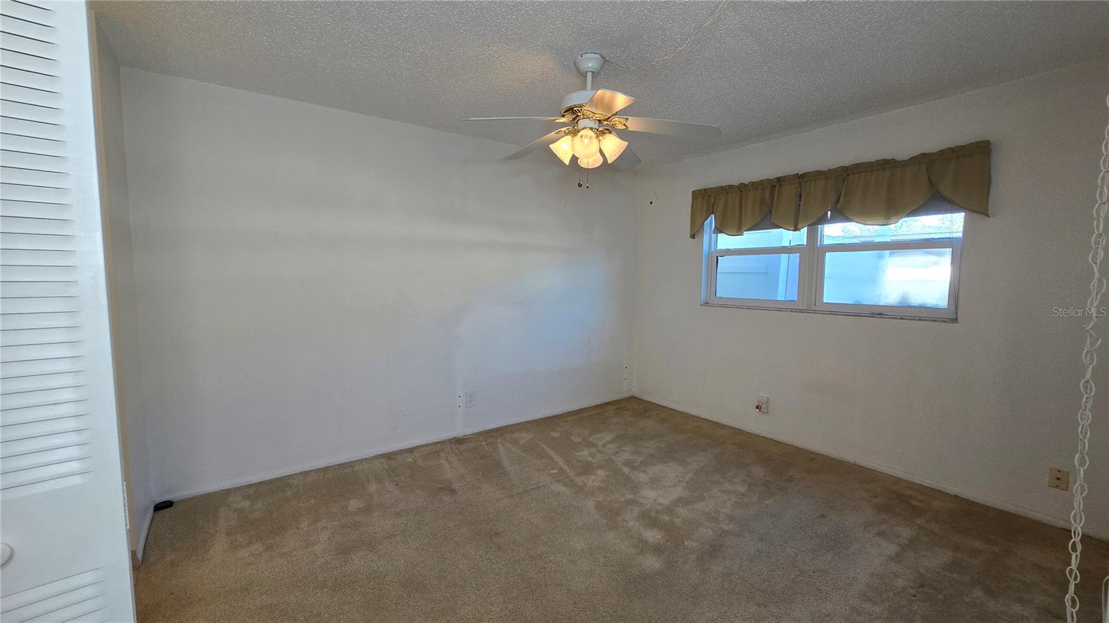 Image 12 of 32 For 11485 Oakhurst Road 1200-111