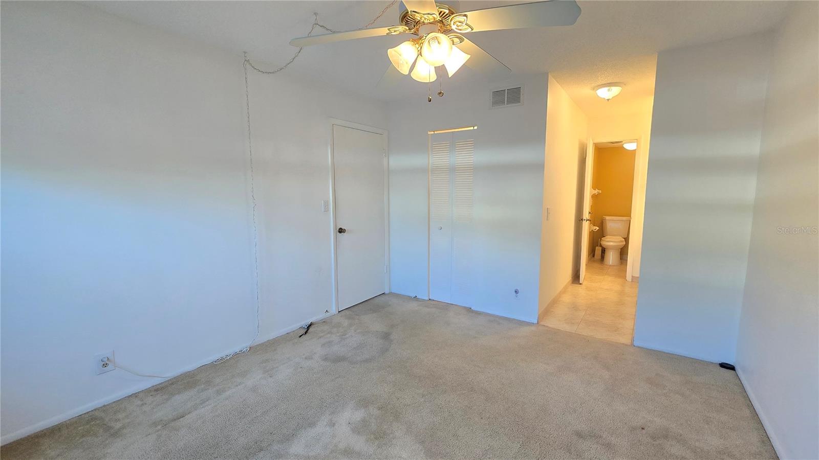 Image 13 of 32 For 11485 Oakhurst Road 1200-111