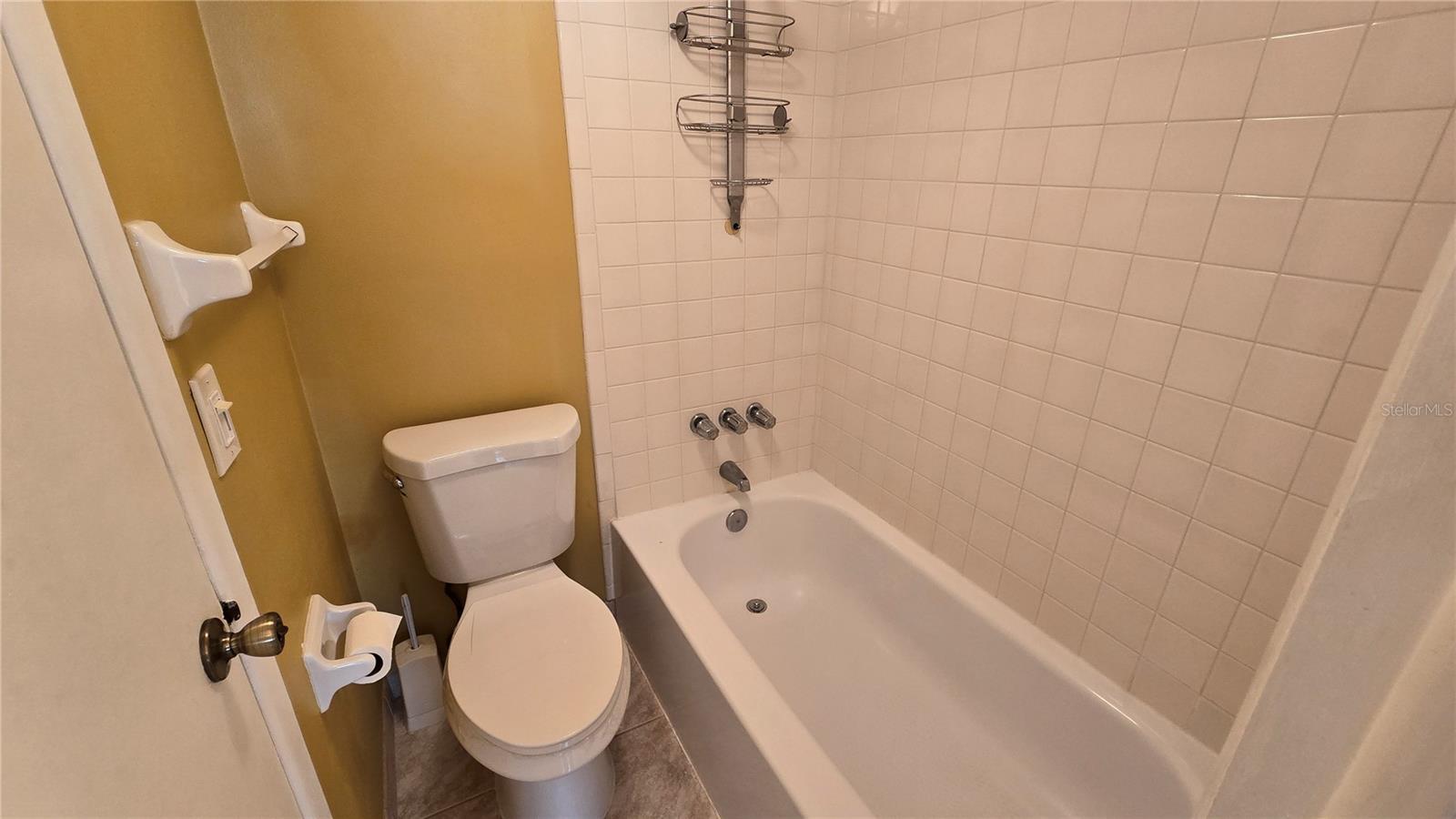 Image 15 of 32 For 11485 Oakhurst Road 1200-111