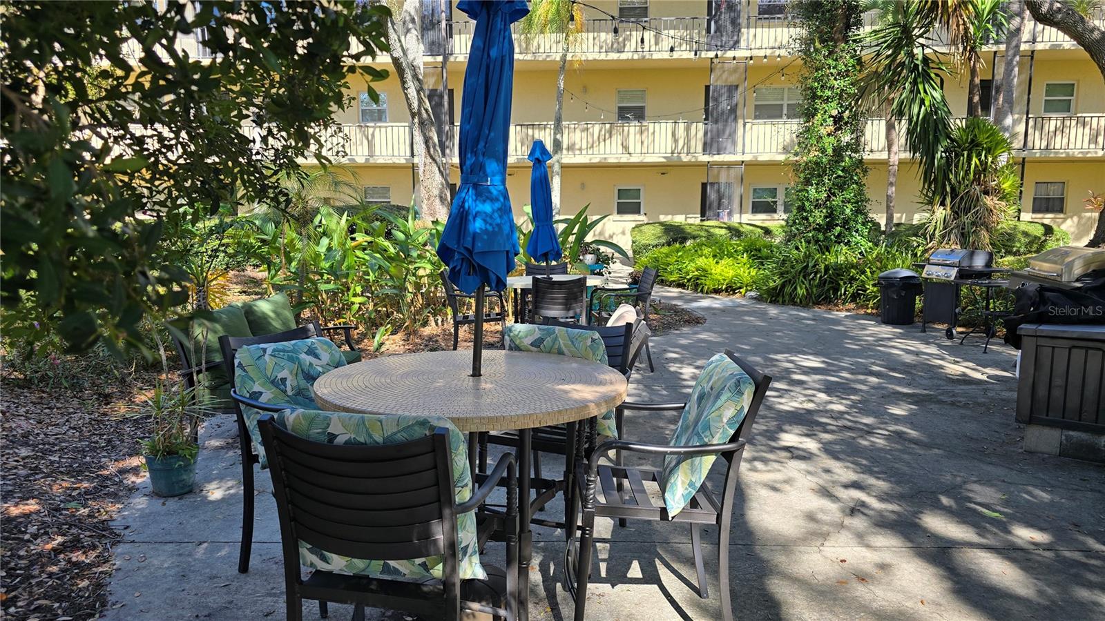 Image 21 of 32 For 11485 Oakhurst Road 1200-111