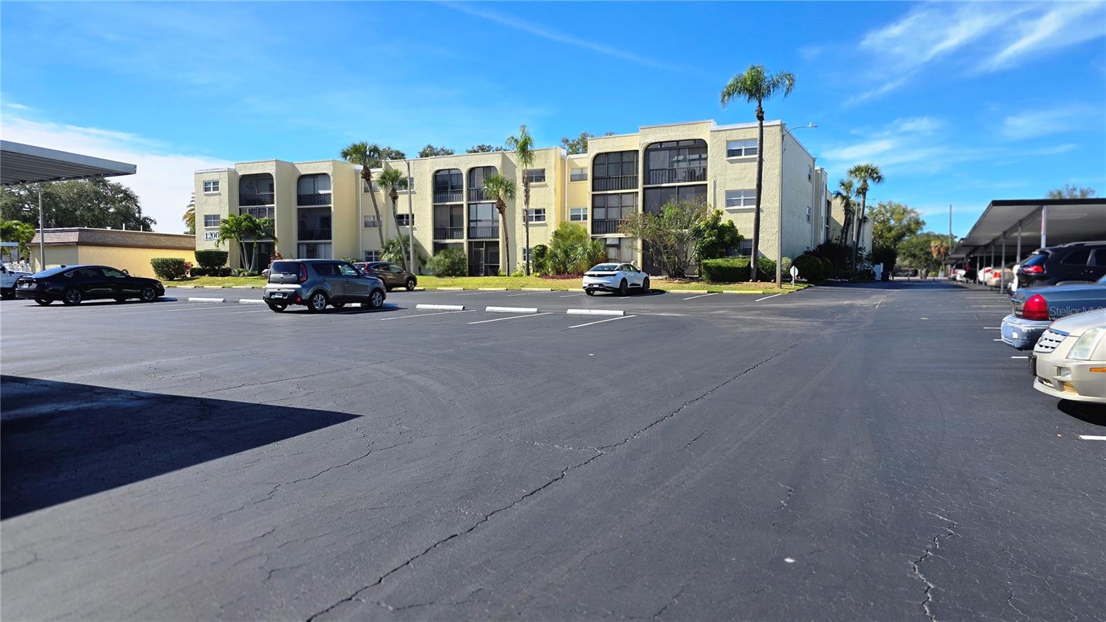 Image 29 of 32 For 11485 Oakhurst Road 1200-111