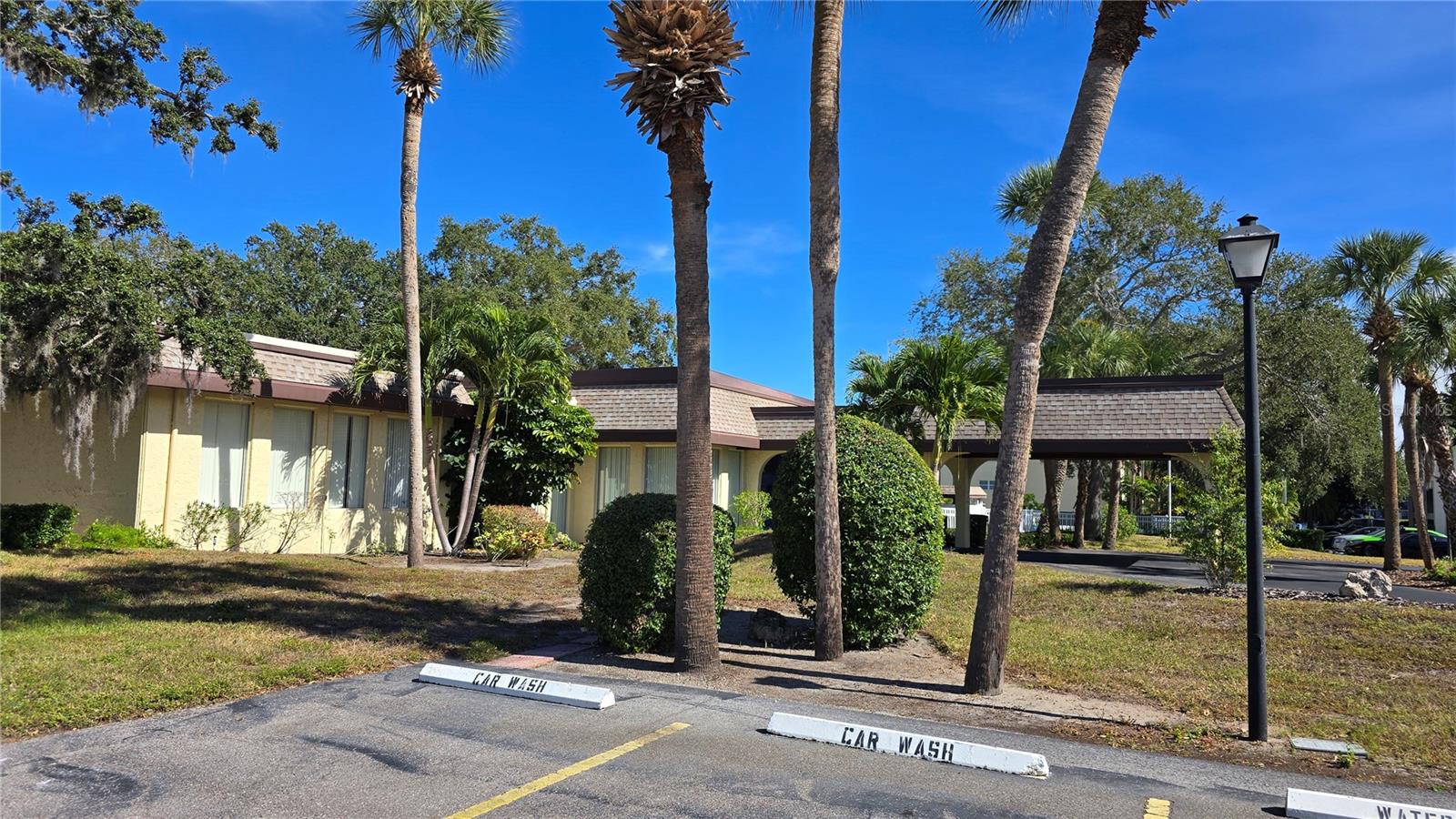 Image 31 of 32 For 11485 Oakhurst Road 1200-111