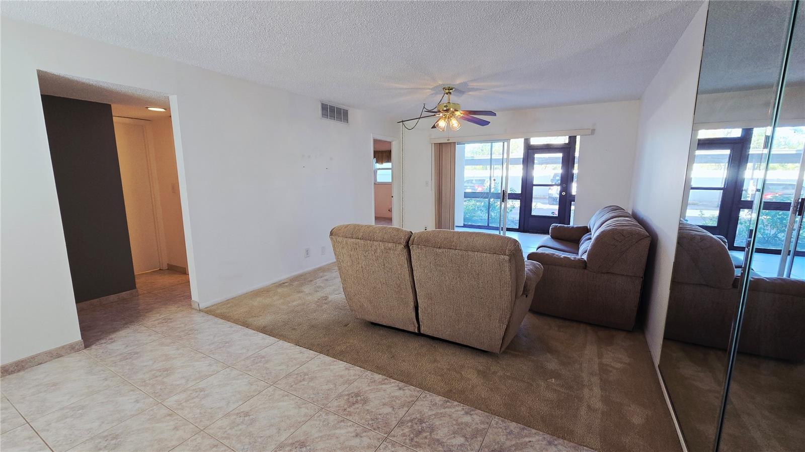 Image 5 of 32 For 11485 Oakhurst Road 1200-111