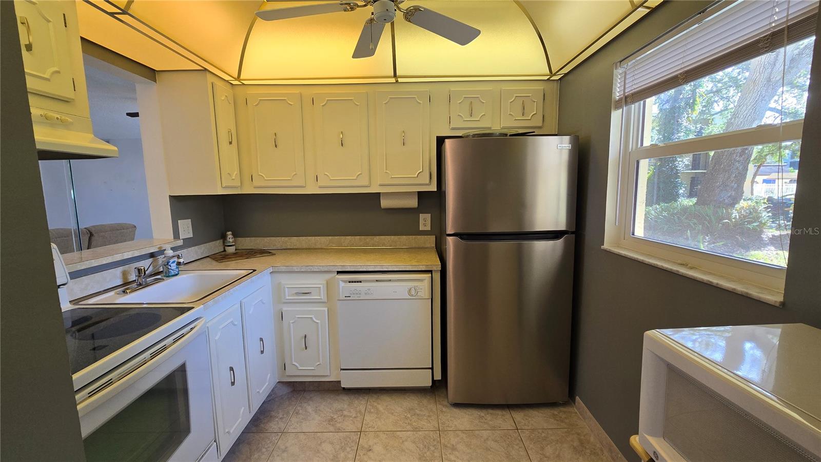 Image 9 of 32 For 11485 Oakhurst Road 1200-111