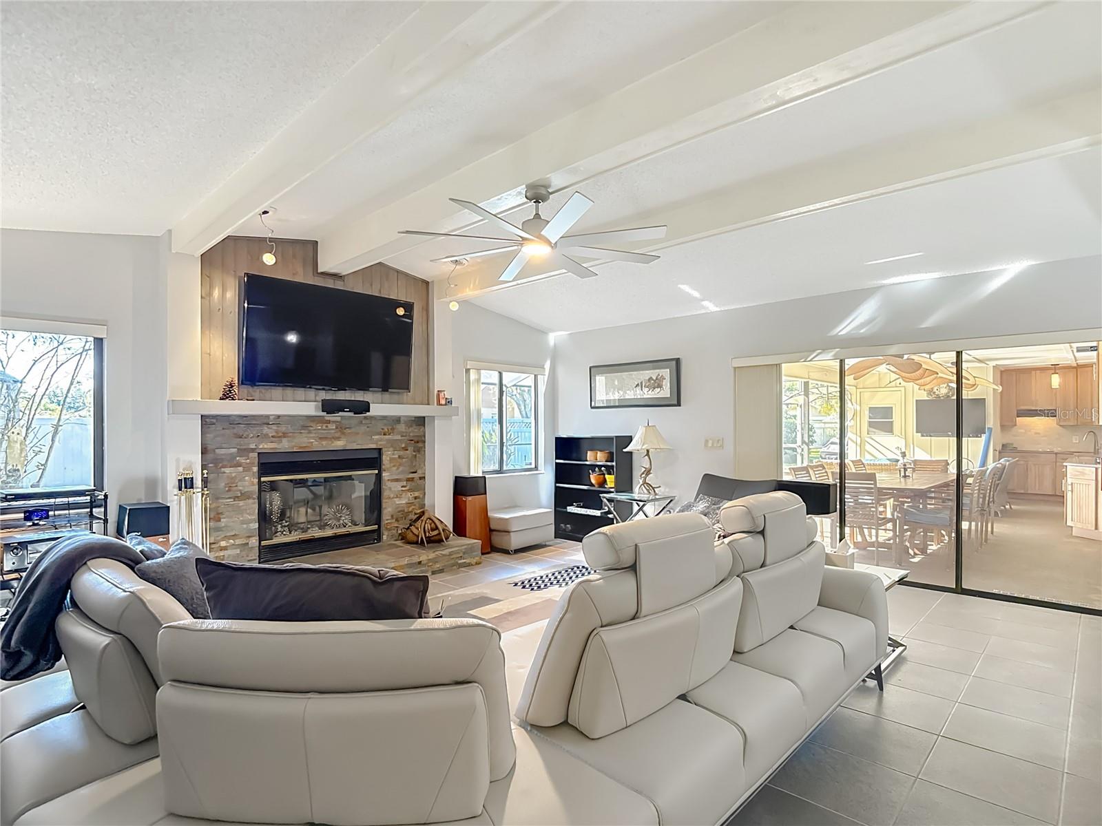 Listing photo id 18 for 6005 Pratt Street