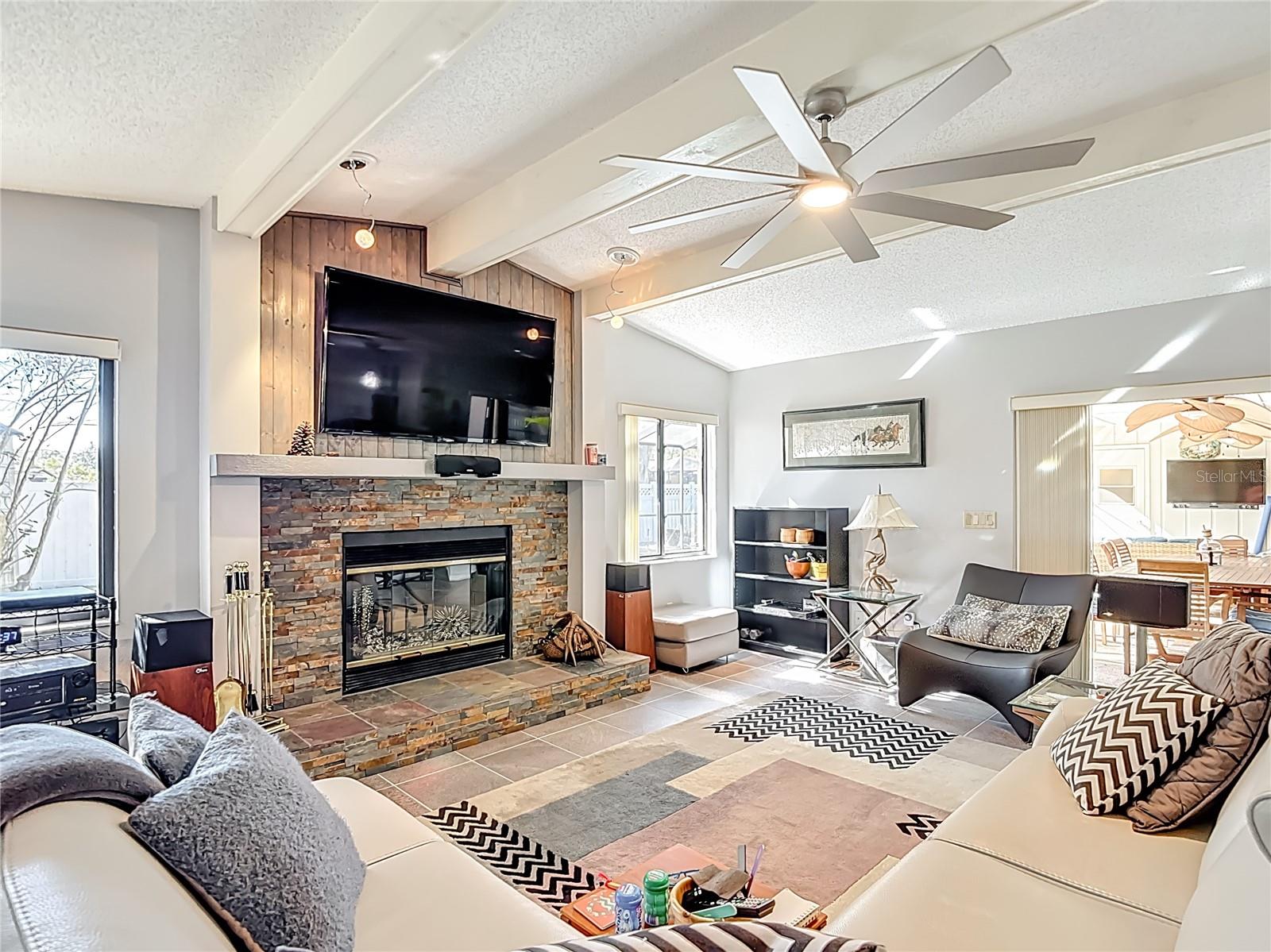 Listing photo id 19 for 6005 Pratt Street