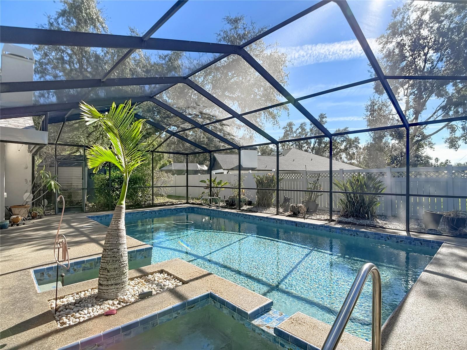 Listing photo id 21 for 6005 Pratt Street