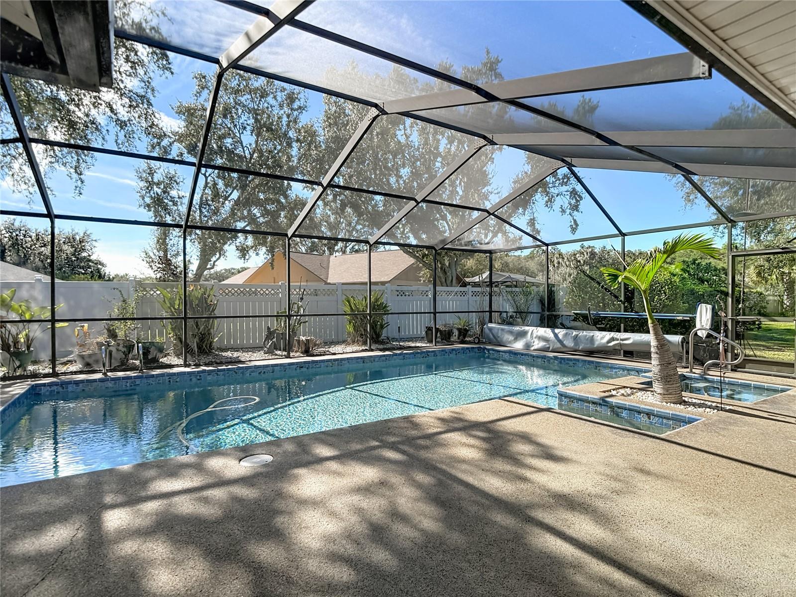 Listing photo id 24 for 6005 Pratt Street