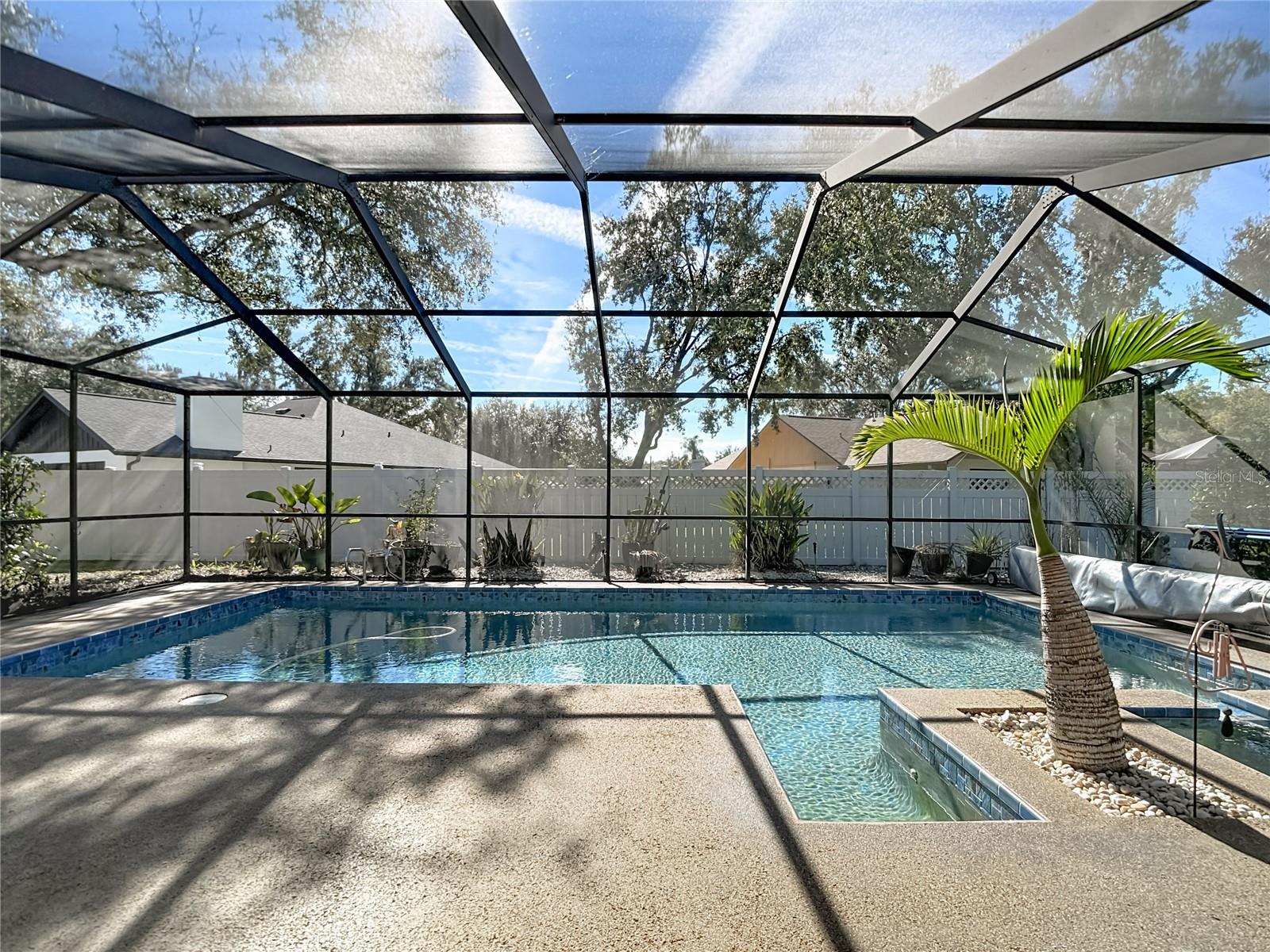 Listing photo id 25 for 6005 Pratt Street