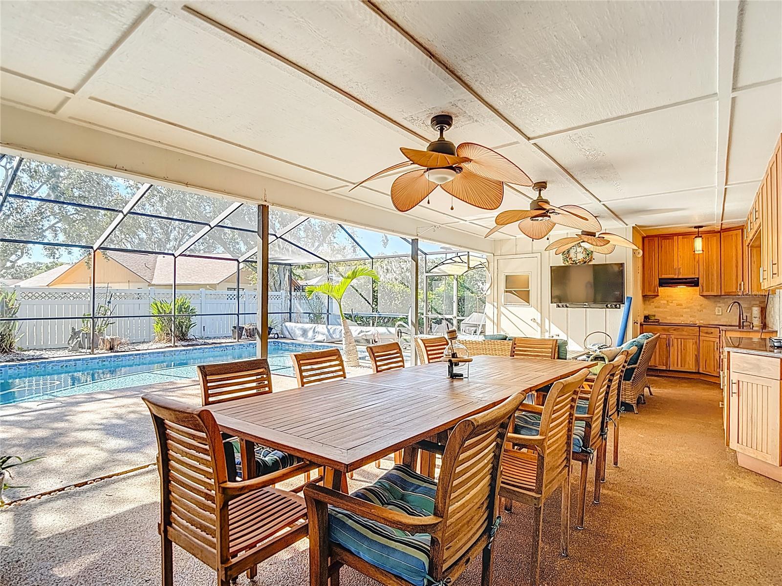 Listing photo id 26 for 6005 Pratt Street