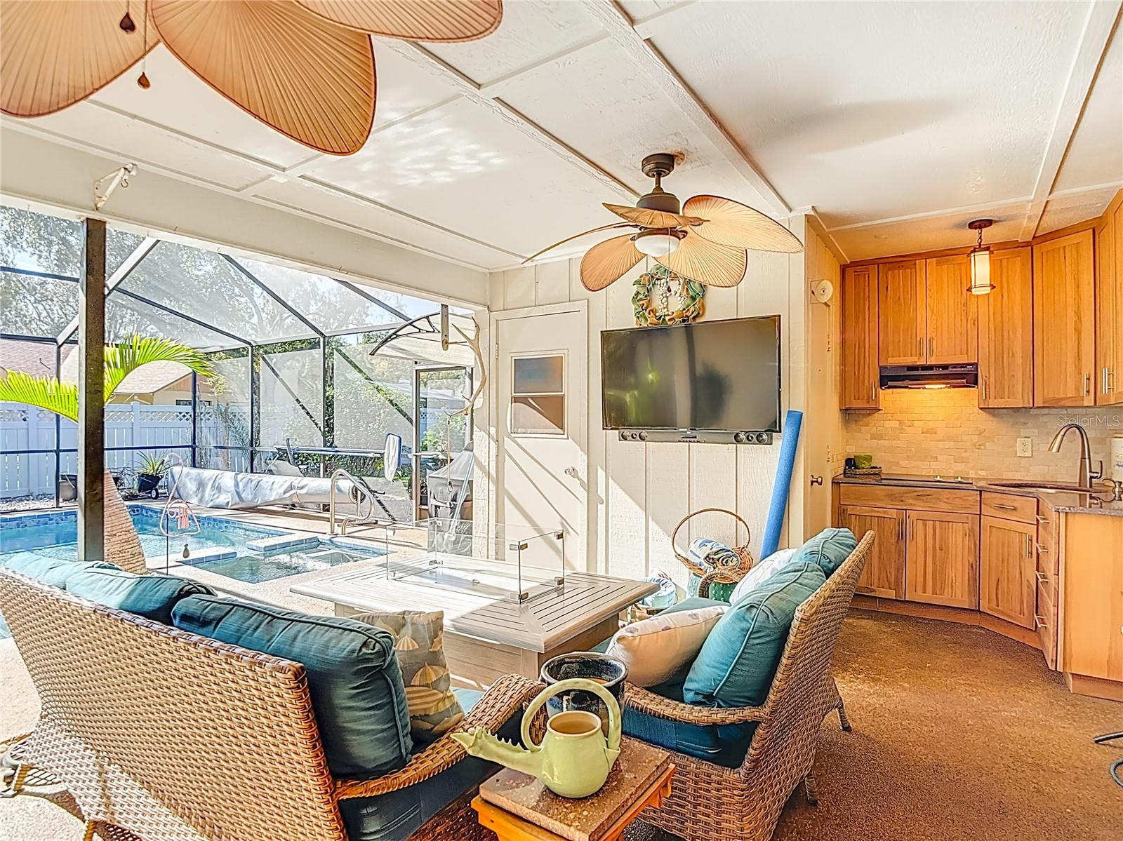 Listing photo id 32 for 6005 Pratt Street