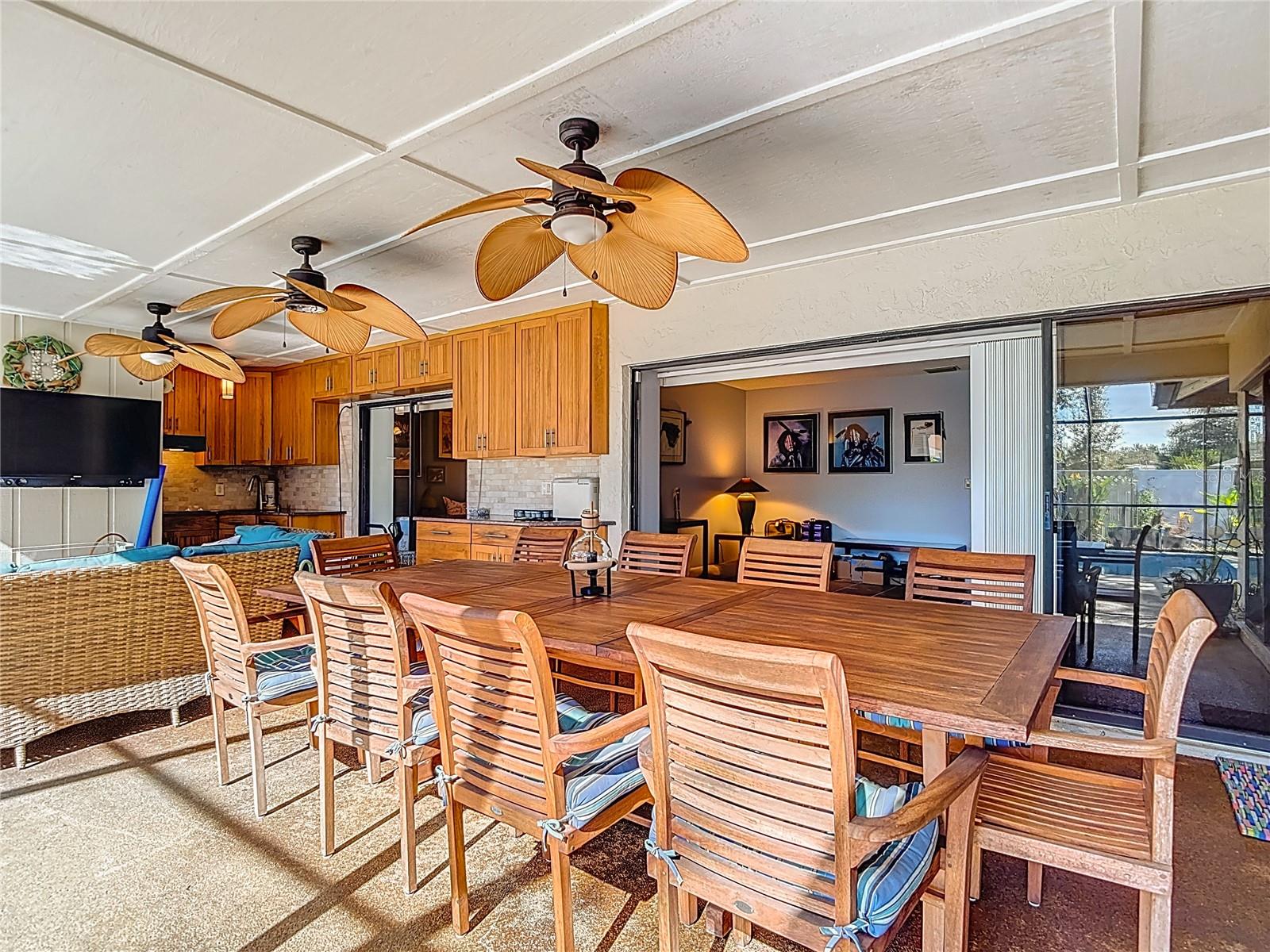 Listing photo id 34 for 6005 Pratt Street