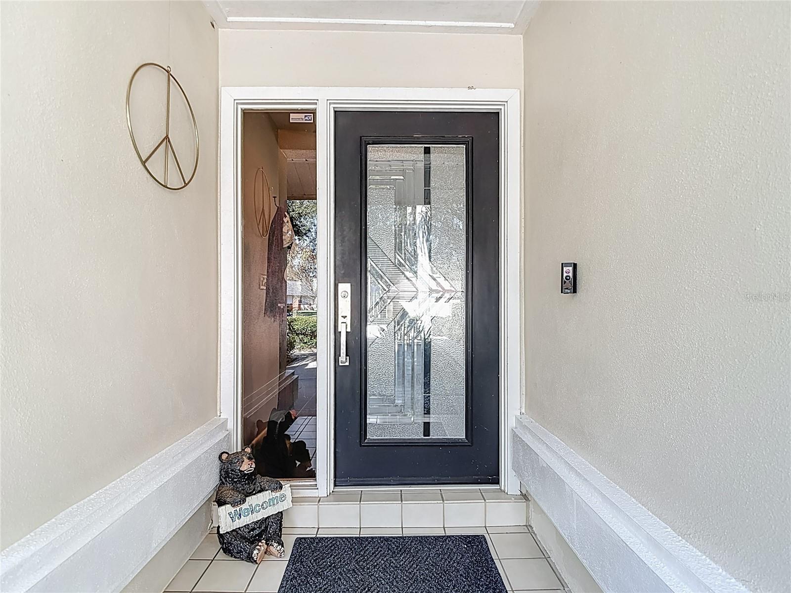 Listing photo id 2 for 6005 Pratt Street