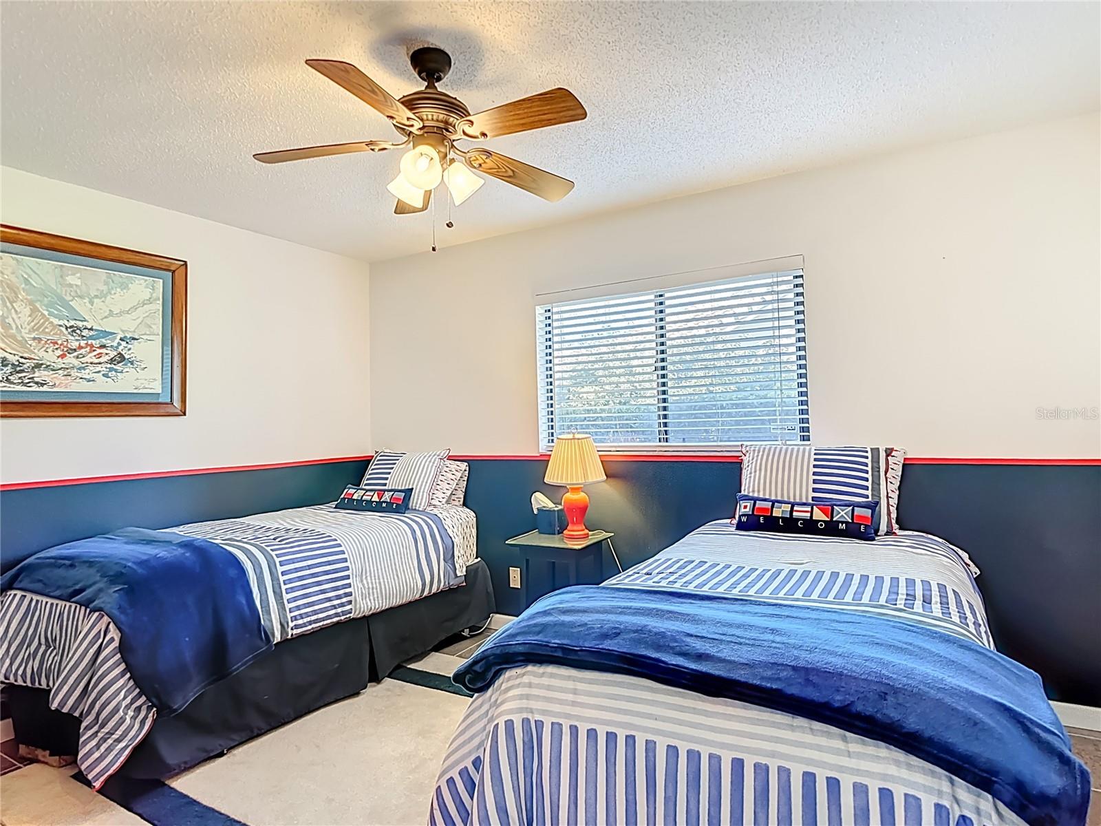 Listing photo id 55 for 6005 Pratt Street