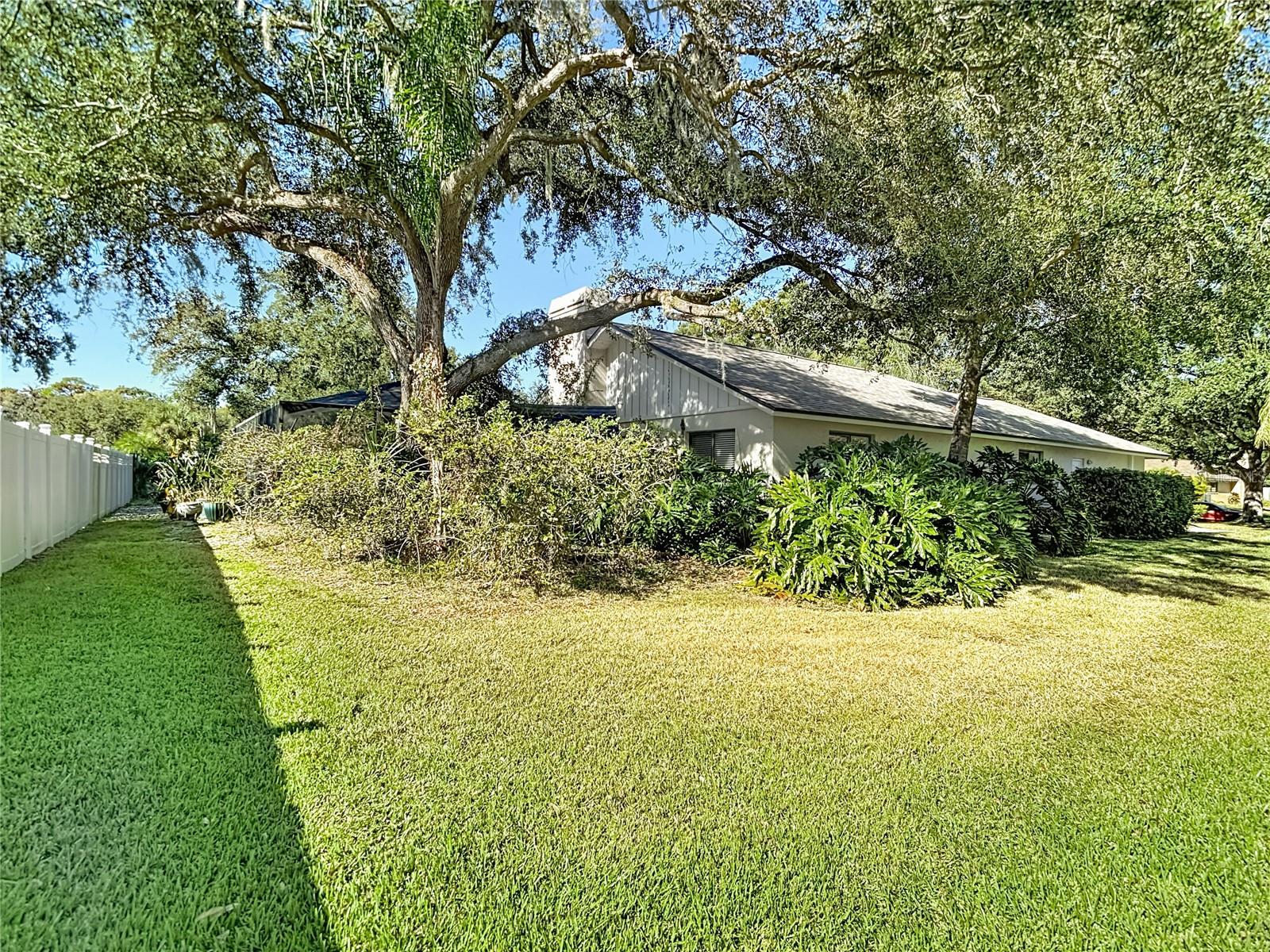 Listing photo id 77 for 6005 Pratt Street